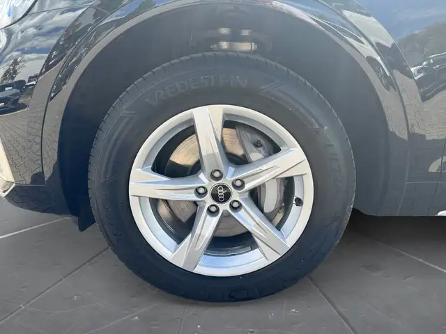 Audi Q5 view 15