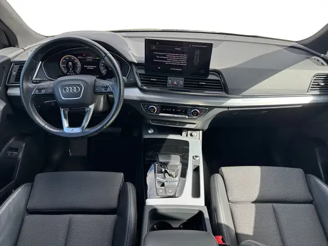 Audi Q5 view 8