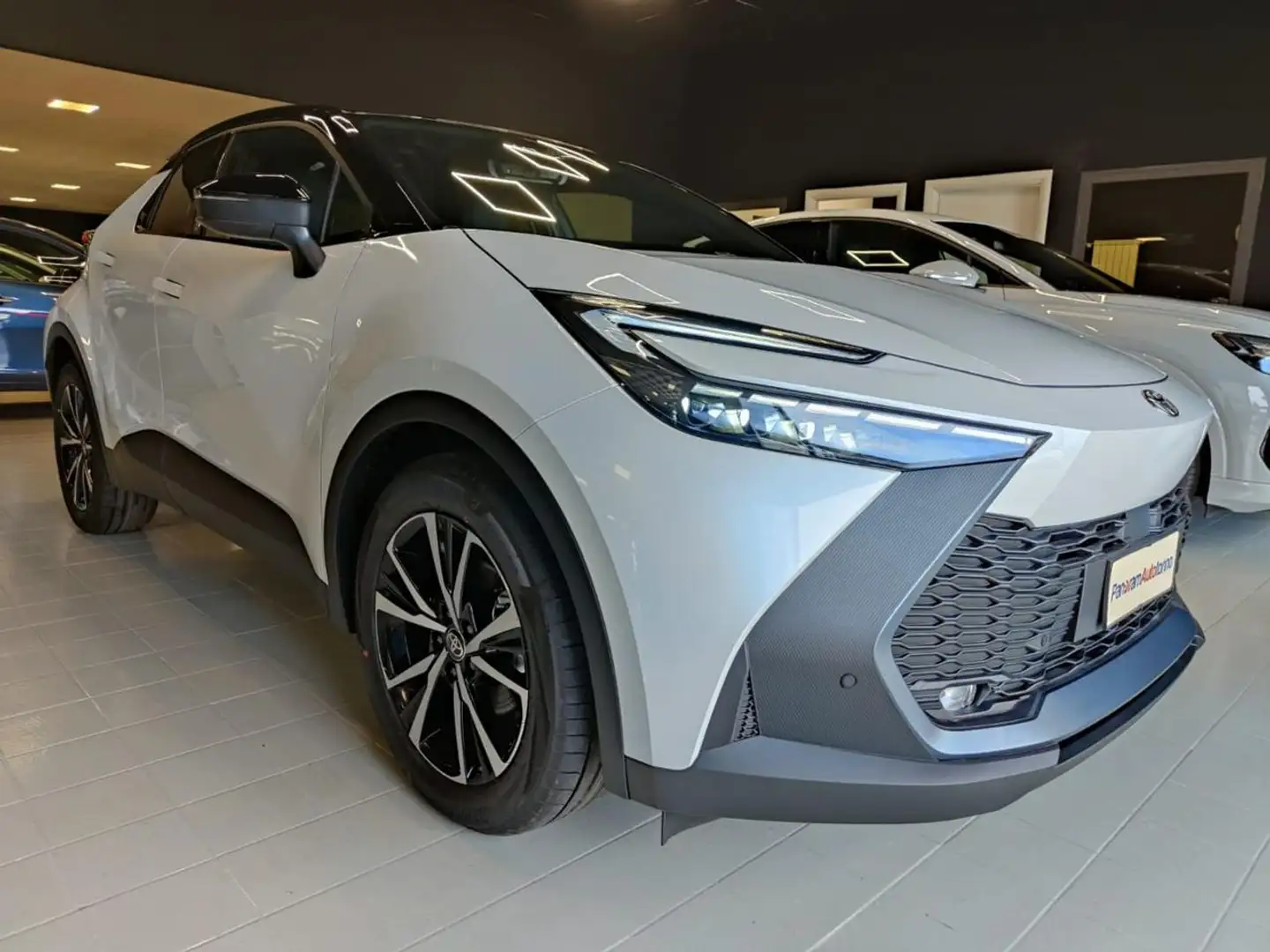 Toyota C-HR 1.8 HV Trend Nuova!! Bianco - 1
