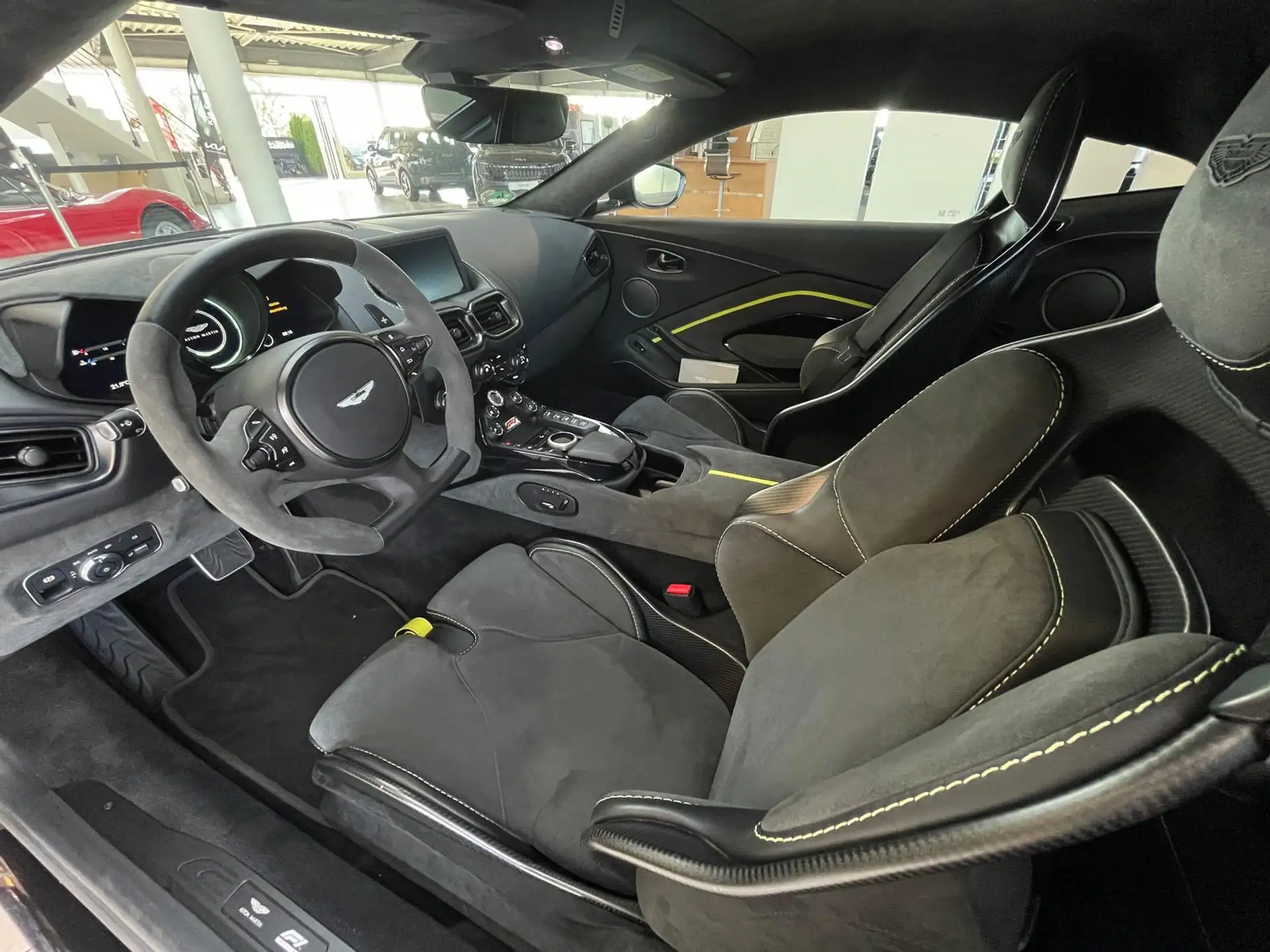 애스턴마틴 V8 Coupe 2023 검정 사진 8