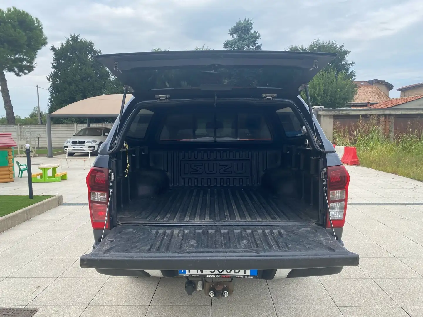 Isuzu D-Max 1.9 td space Solar Plus 4x4 auto - 2