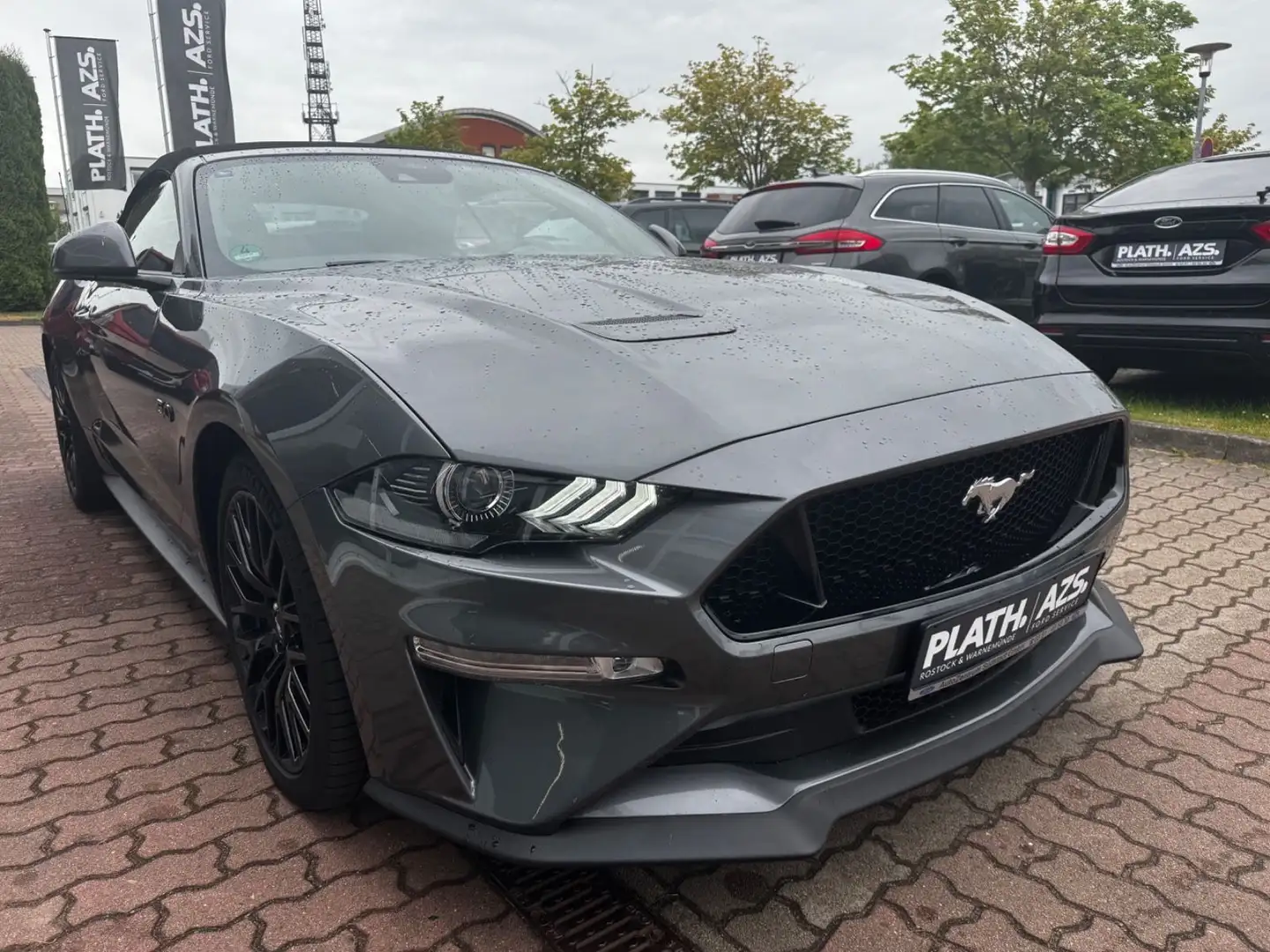 Ford Mustang GT Convertible Automatik Alcantara Grau - 2
