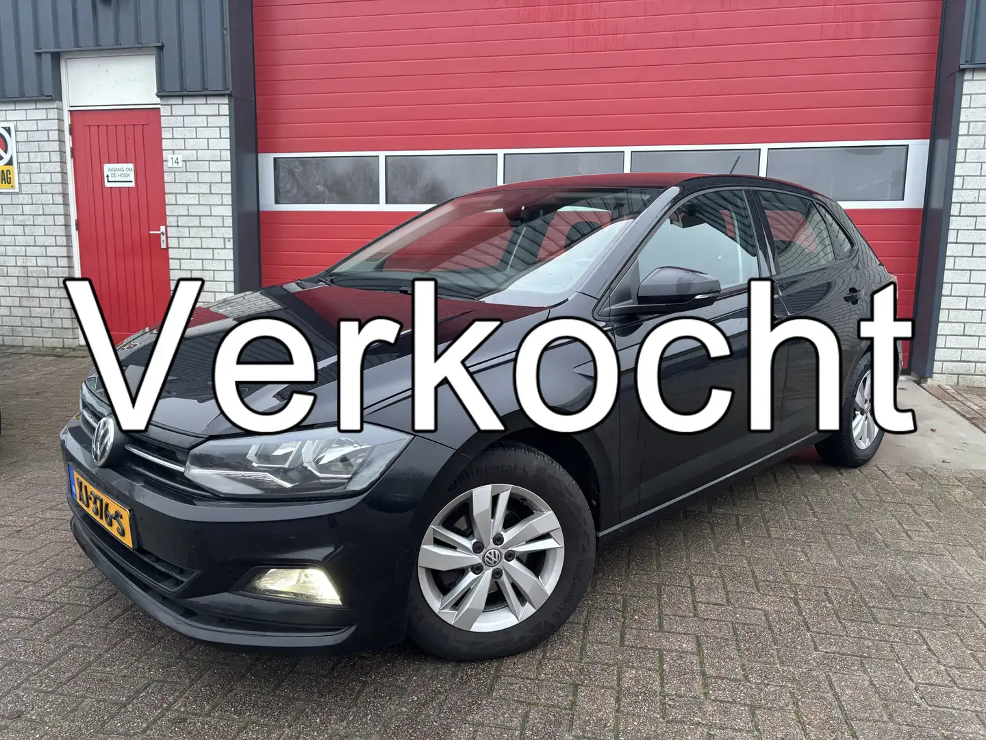 Volkswagen Polo 1.0 TSI Comfortline Business TREKHAAK / CARPLAY / Zwart - 1