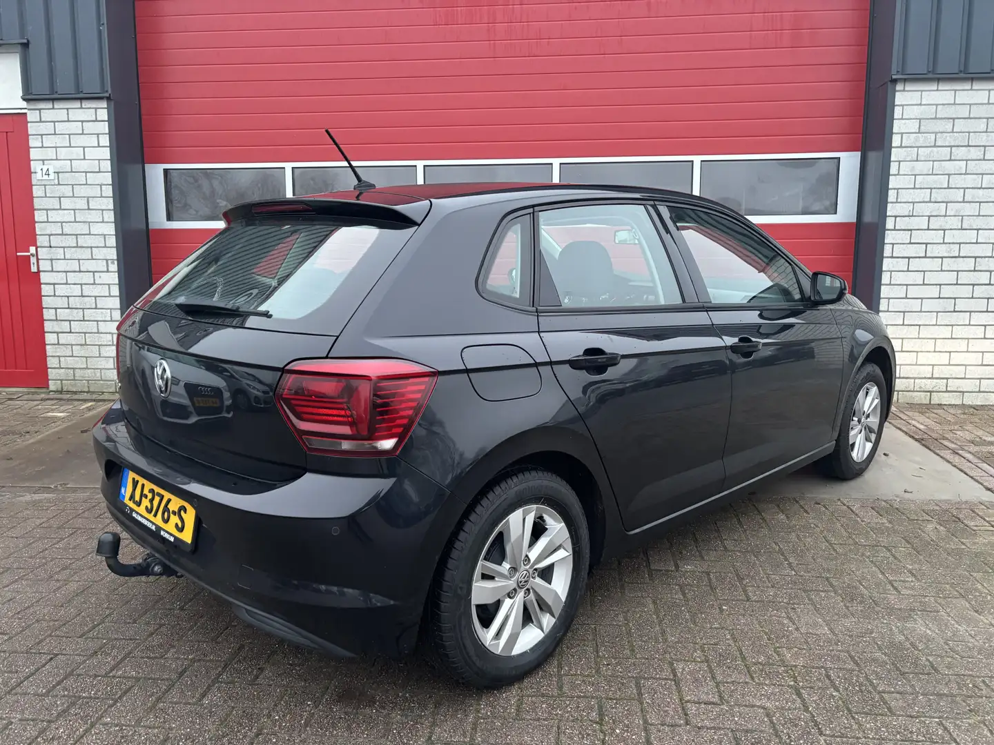 Volkswagen Polo 1.0 TSI Comfortline Business TREKHAAK / CARPLAY / Zwart - 2