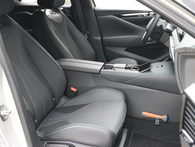 DS Automobiles DS 4 1.2 PureTech Bastille | LM Velgen 19"| Navigatie | — photo 10