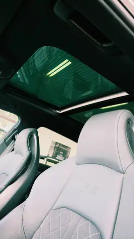 Audi RS4 view 28