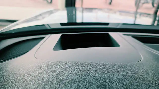 Audi RS4 view 14