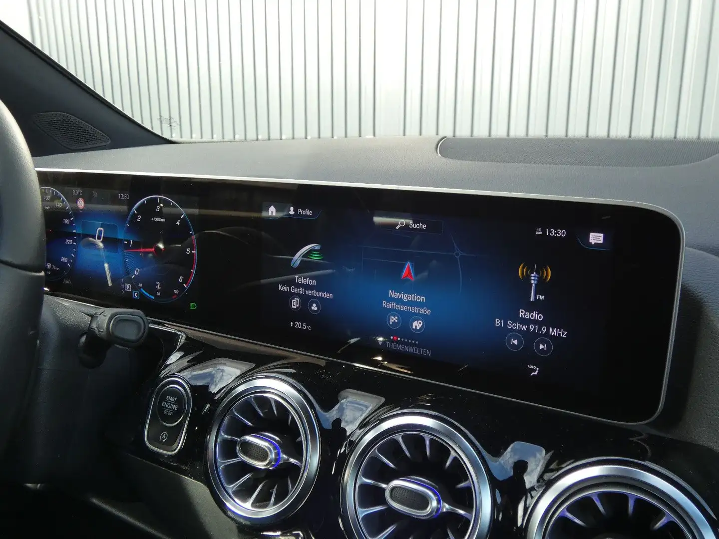 Mercedes-Benz GLA 200 d DCT WIDE LED Navi Teilleder Kamera 18" Schwarz - 2