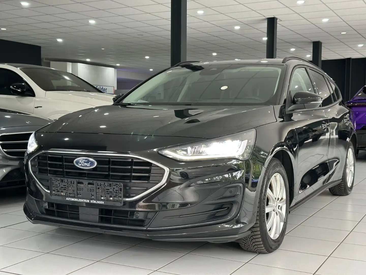 Ford Focus Turnier C&C*AUTOMATIK*LED*WINTER*CARPLAY* Schwarz - 2