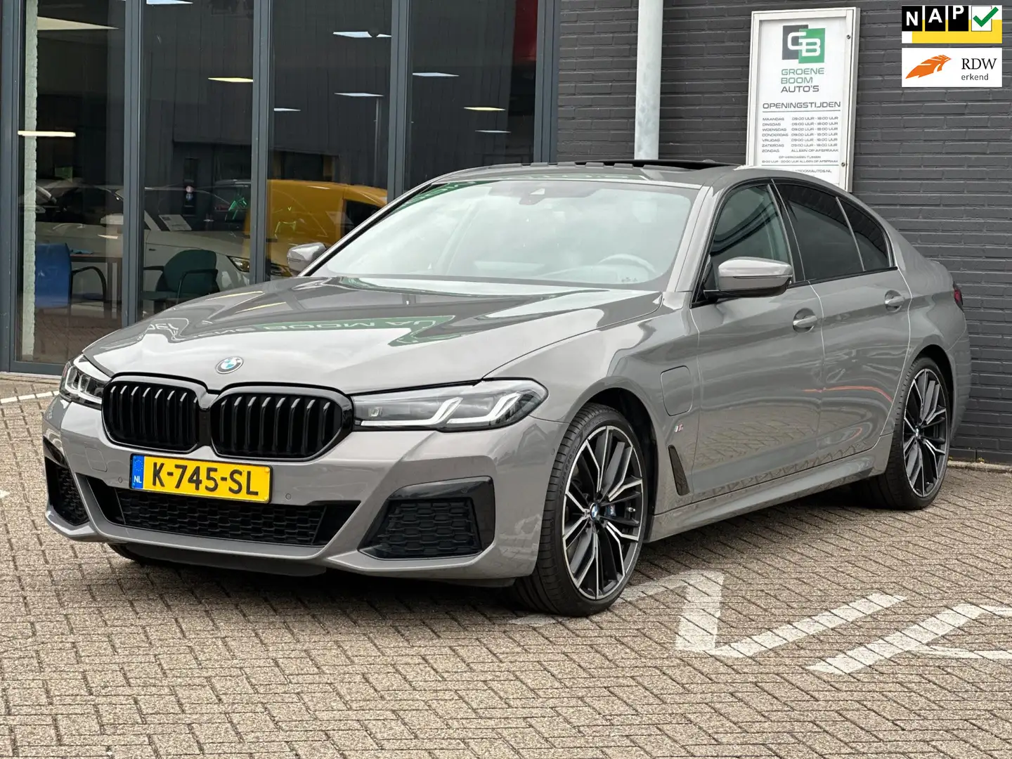 BMW 530 5-serie 530e High Executive/M-PAKKET/LED/PANO-DAK/ Gris - 1