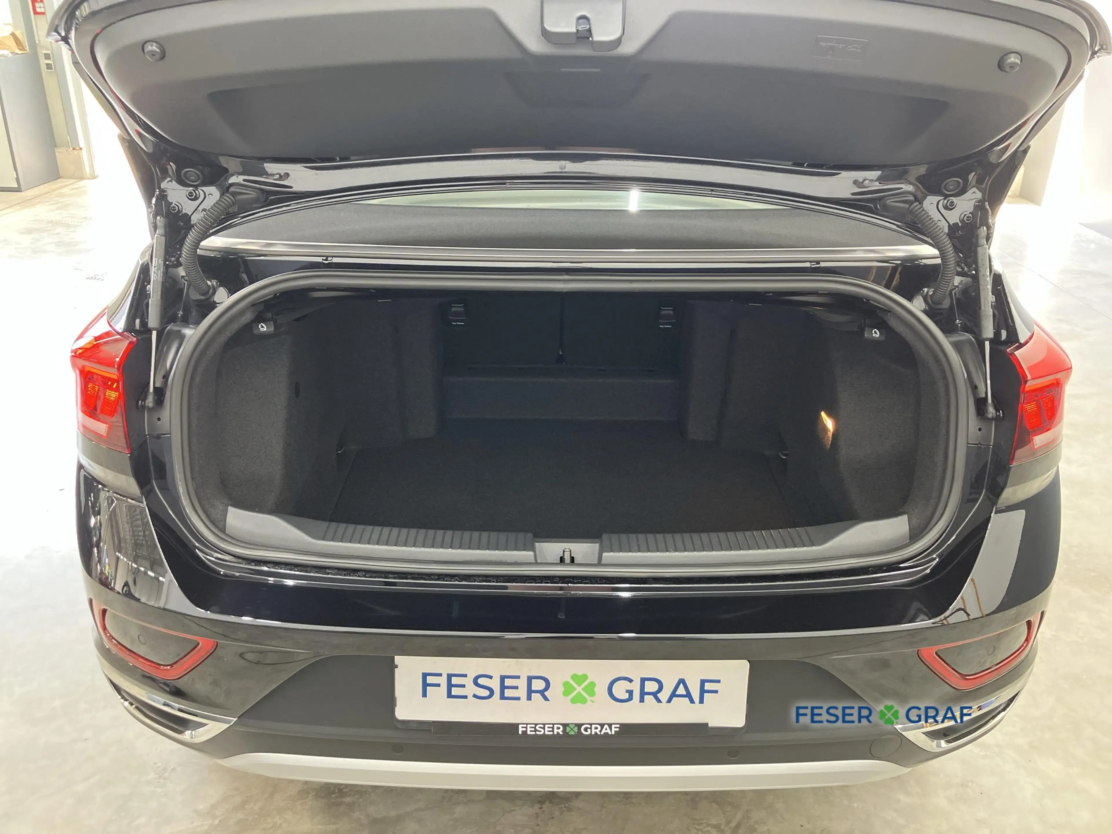 Volkswagen T-Roc Cabriolet ENERGY 1.5 TSI DSG AHK RFK SHZ — photo 10