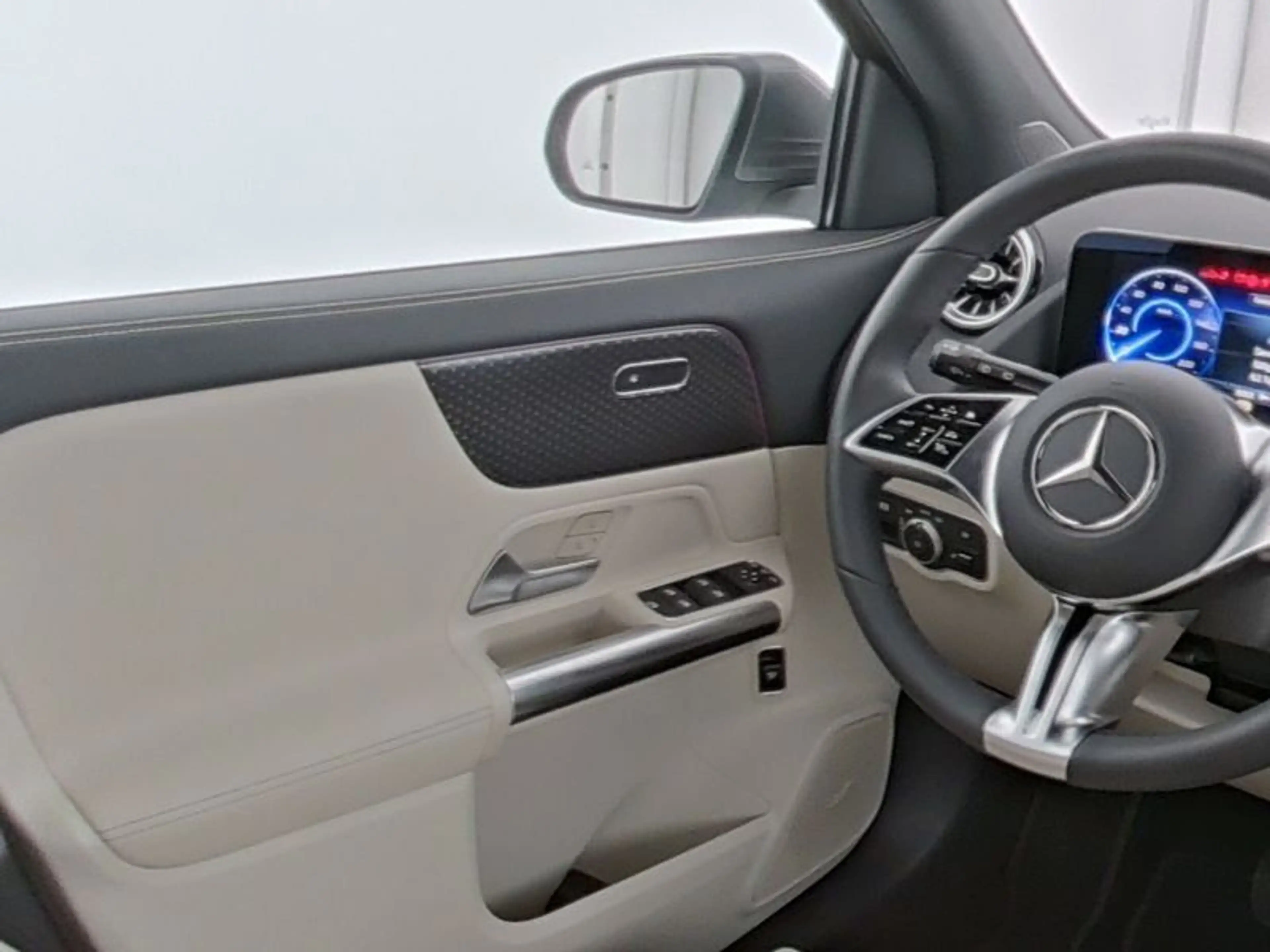Mercedes-Benz EQA 300 4M PROGRESSIVE ADV PLUS+AHK+BEIGE+BONUS+ — photo 9