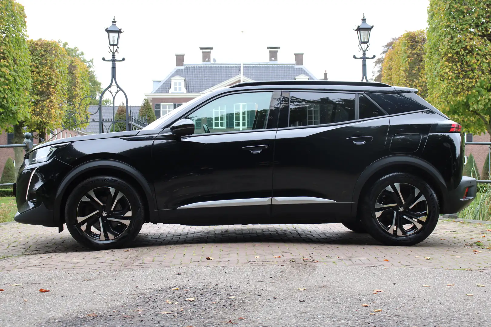 Peugeot e-2008 EV Allure Pack 50 kWh | ORIGINEEL NL! | 360 CAMERA Schwarz - 2