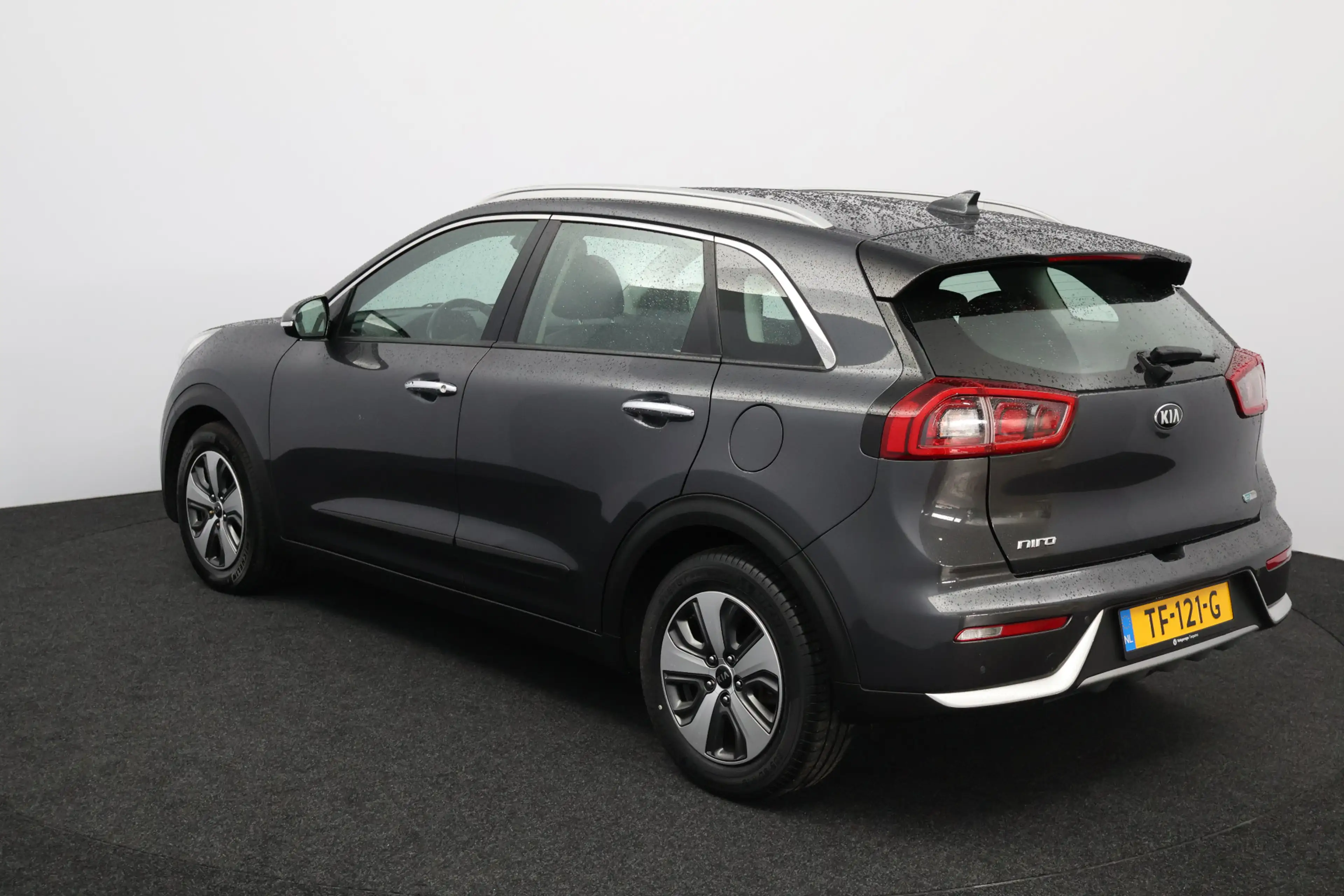 Kia Niro 1.6 GDi Hybrid DynamicLine/ 16'' LMV/ Apple + Andr — photo 2