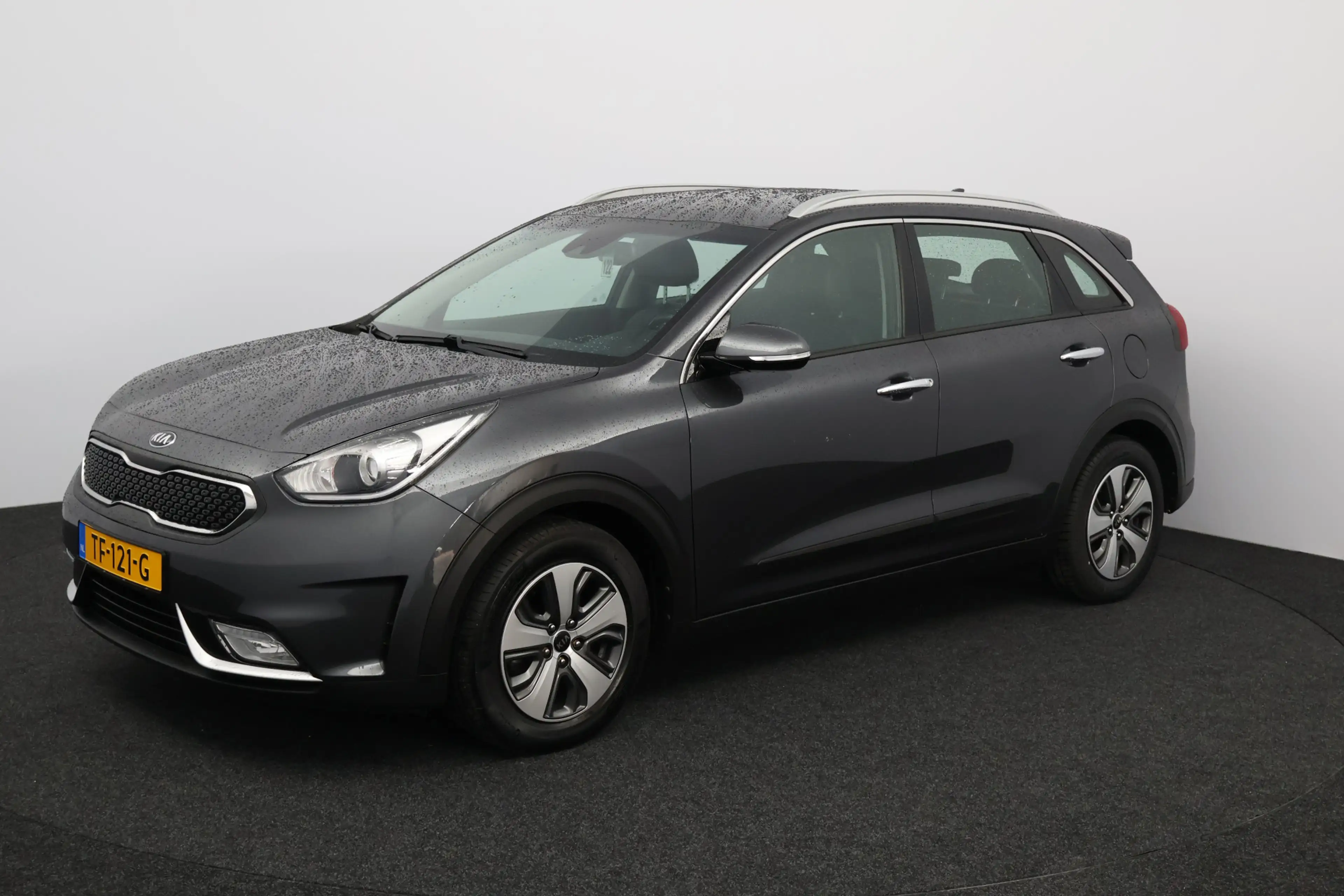 Kia Niro 1.6 GDi Hybrid DynamicLine/ 16'' LMV/ Apple + Andr — photo 6