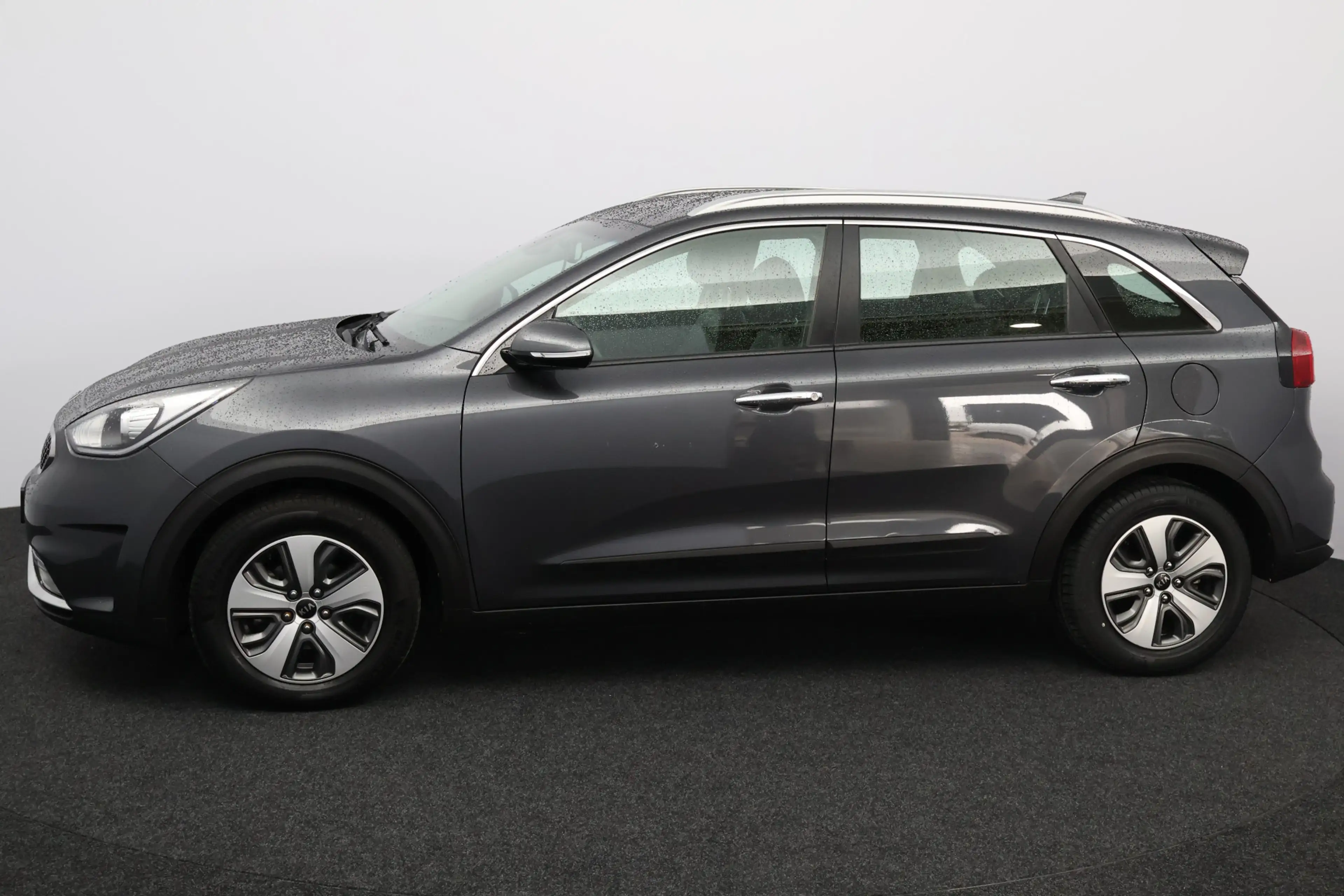 Kia Niro 1.6 GDi Hybrid DynamicLine/ 16'' LMV/ Apple + Andr — photo 4