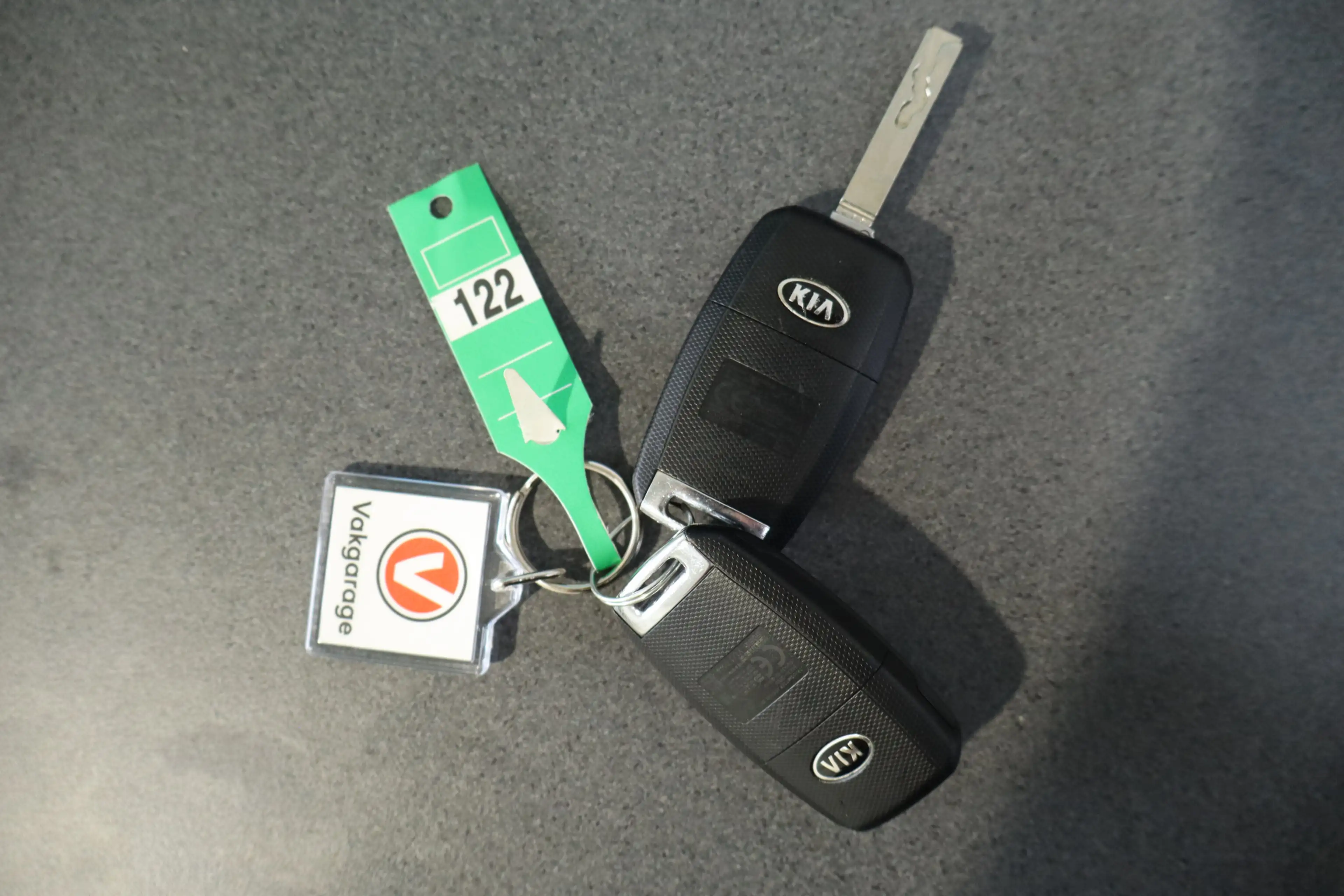 Kia Niro 1.6 GDi Hybrid DynamicLine/ 16'' LMV/ Apple + Andr — photo 11