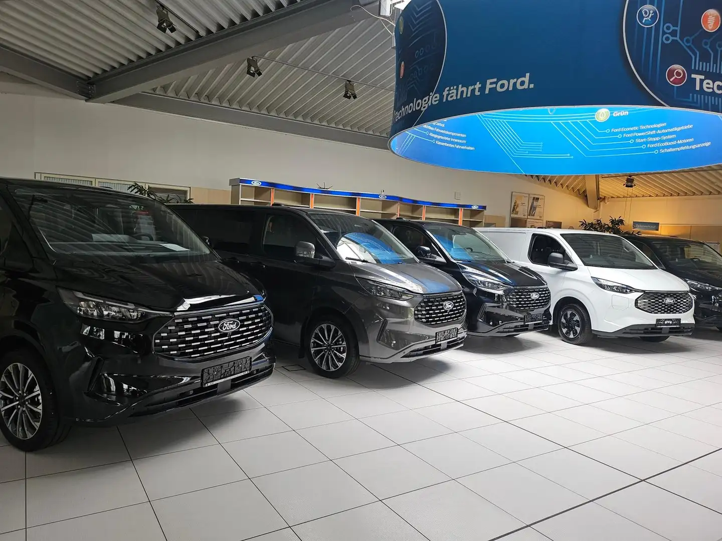 Ford Tourneo Custom L2 TiTANIUM X VOLL AUTOMATIK 5 JAHRE GARANTIE Grijs - 1