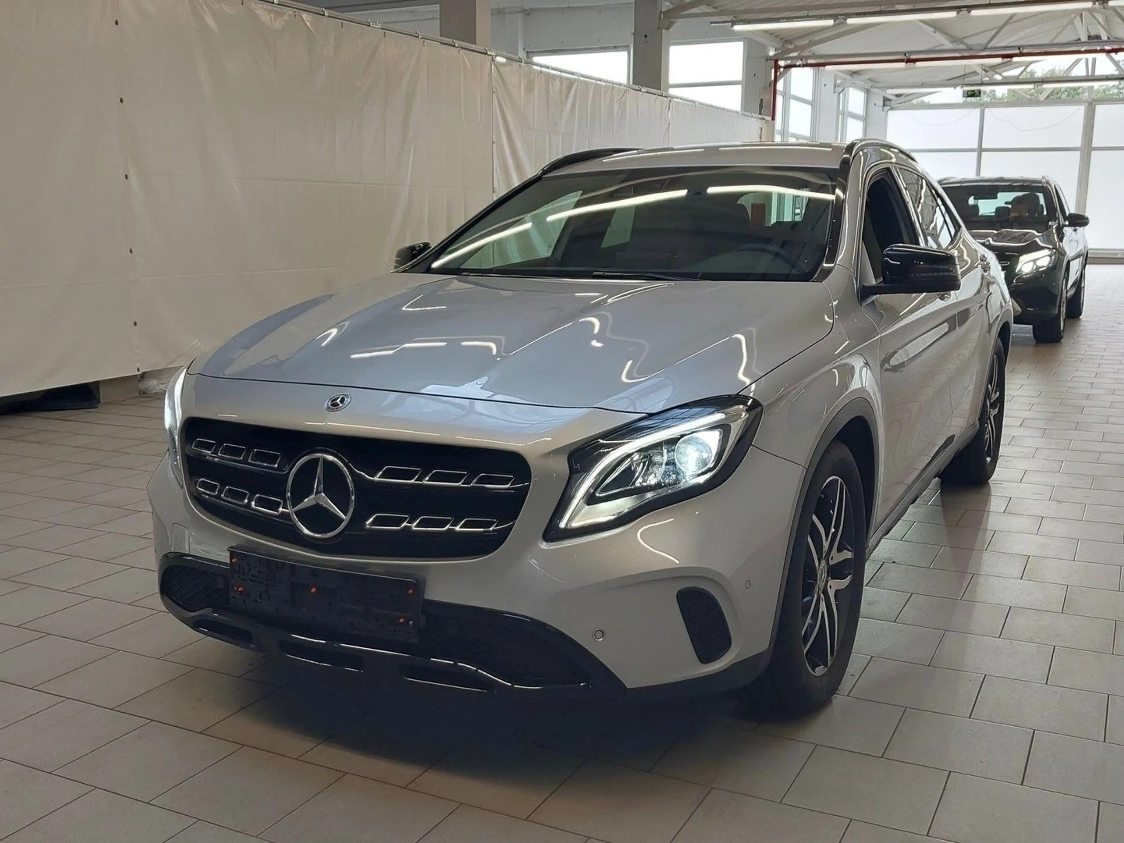 Mercedes-Benz GLA 220 4Matic Urban *LED*Navi*Kamera*Tempomat*