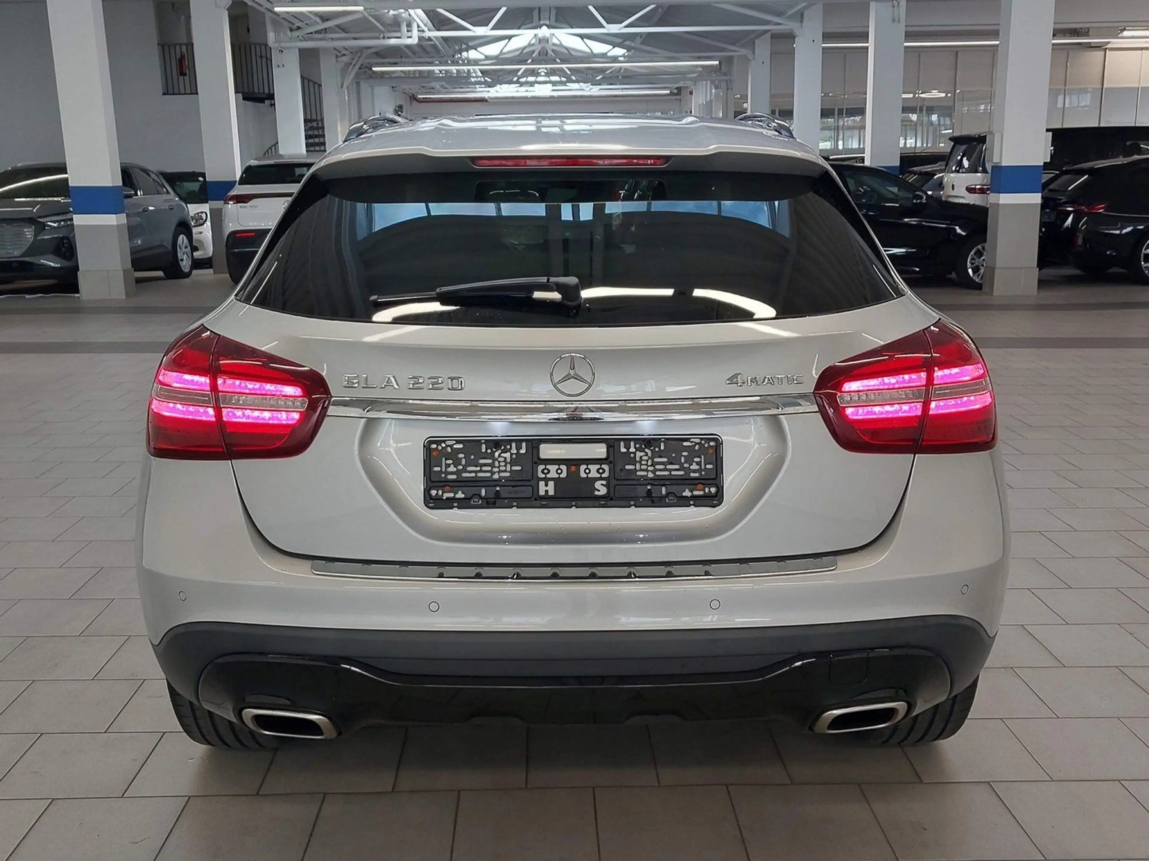 Mercedes-Benz GLA 220 4Matic Urban *LED*Navi*Kamera*Tempomat* — photo 7