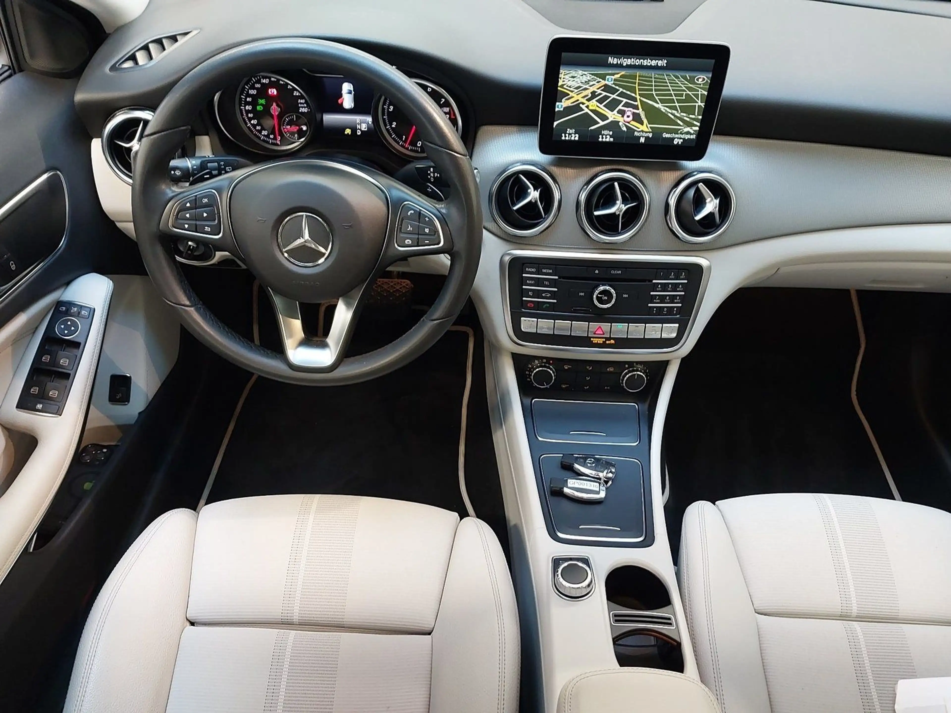 Mercedes-Benz GLA 220 4Matic Urban *LED*Navi*Kamera*Tempomat* — photo 9
