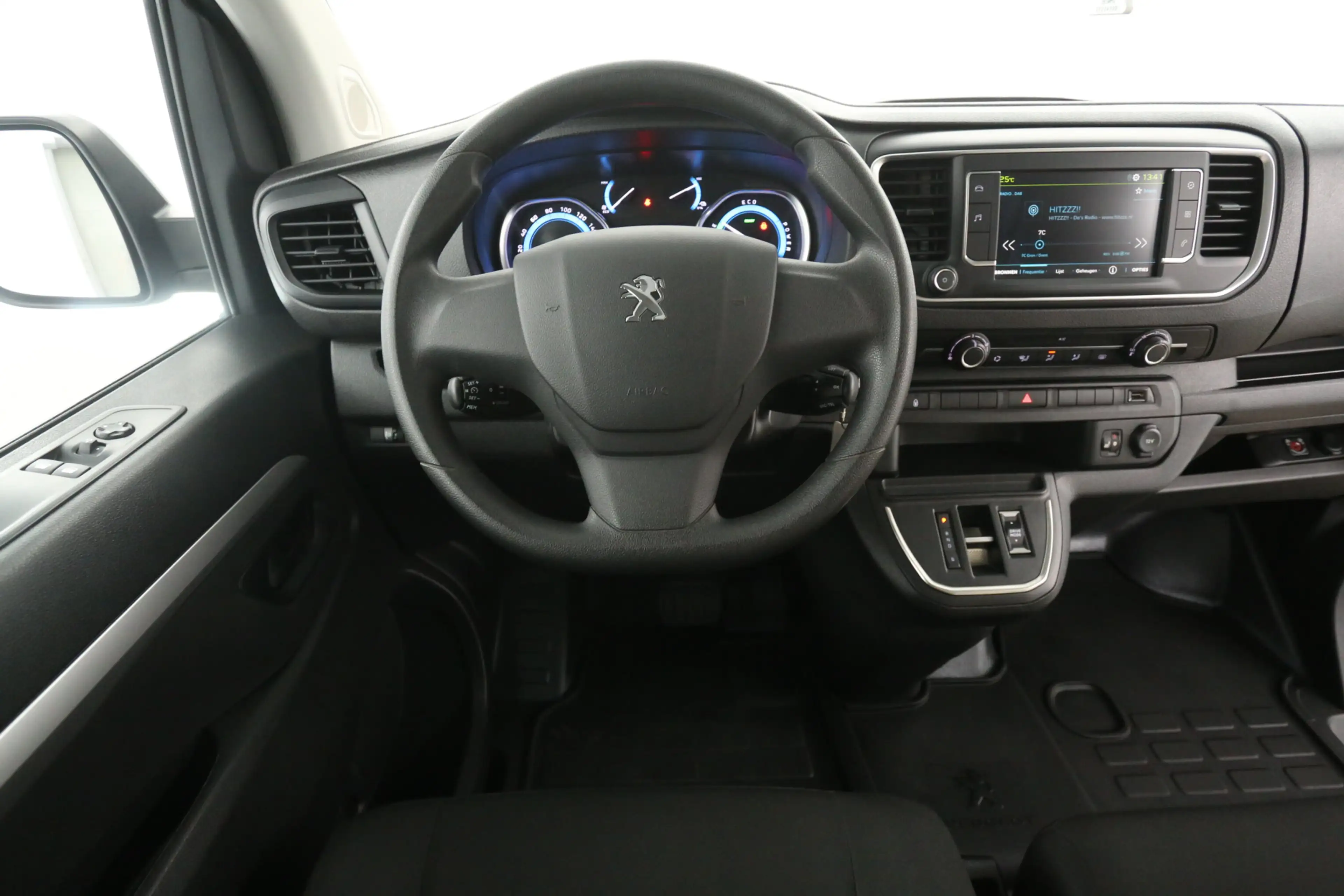 Citroen Jumpy E-Jumpy Peugeot E-Expert Long Premium 75 kWh L3H1 — photo 2