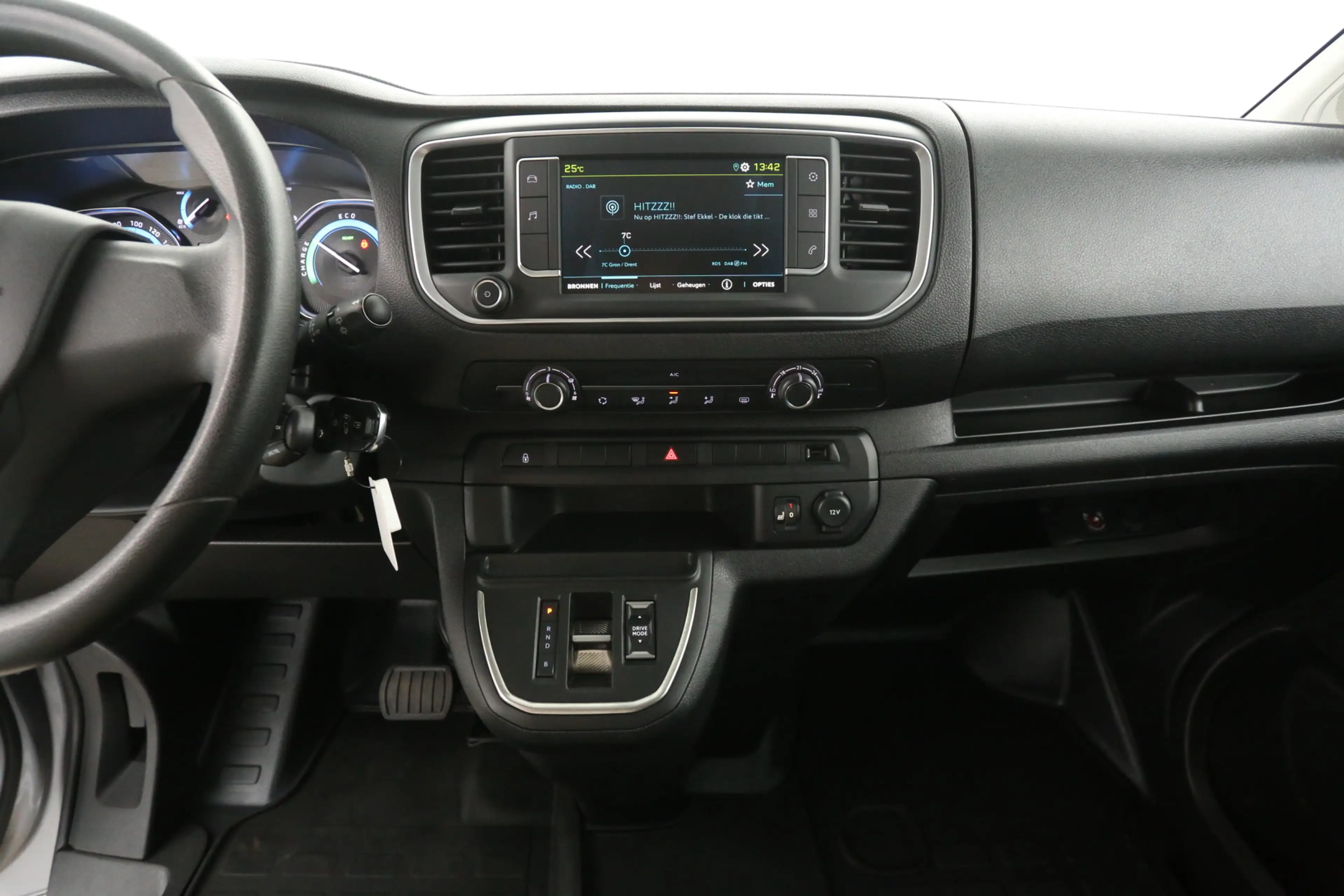 Citroen Jumpy E-Jumpy Peugeot E-Expert Long Premium 75 kWh L3H1 — photo 15