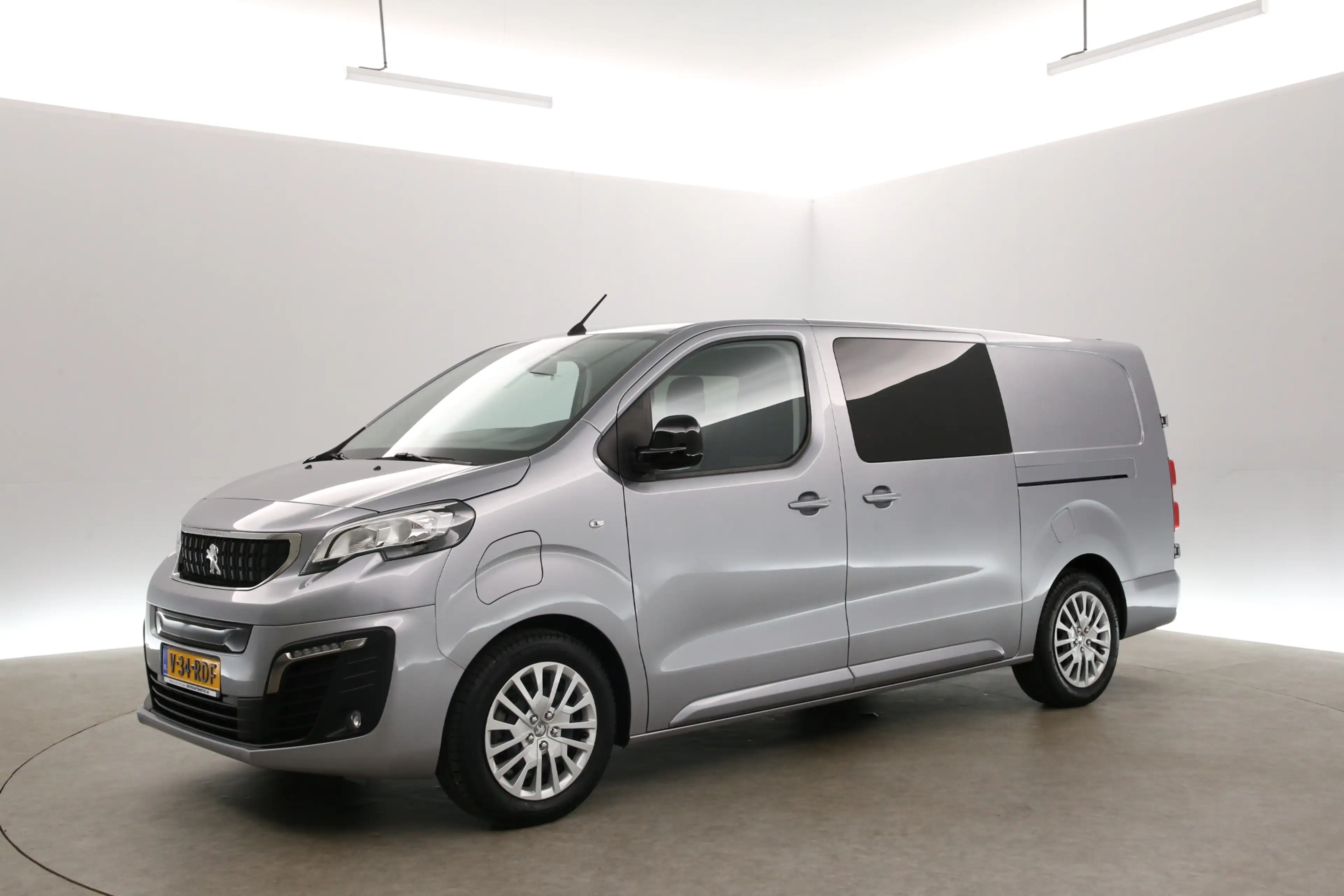 Citroen Jumpy E-Jumpy Peugeot E-Expert Long Premium 75 kWh L3H1 — photo 11