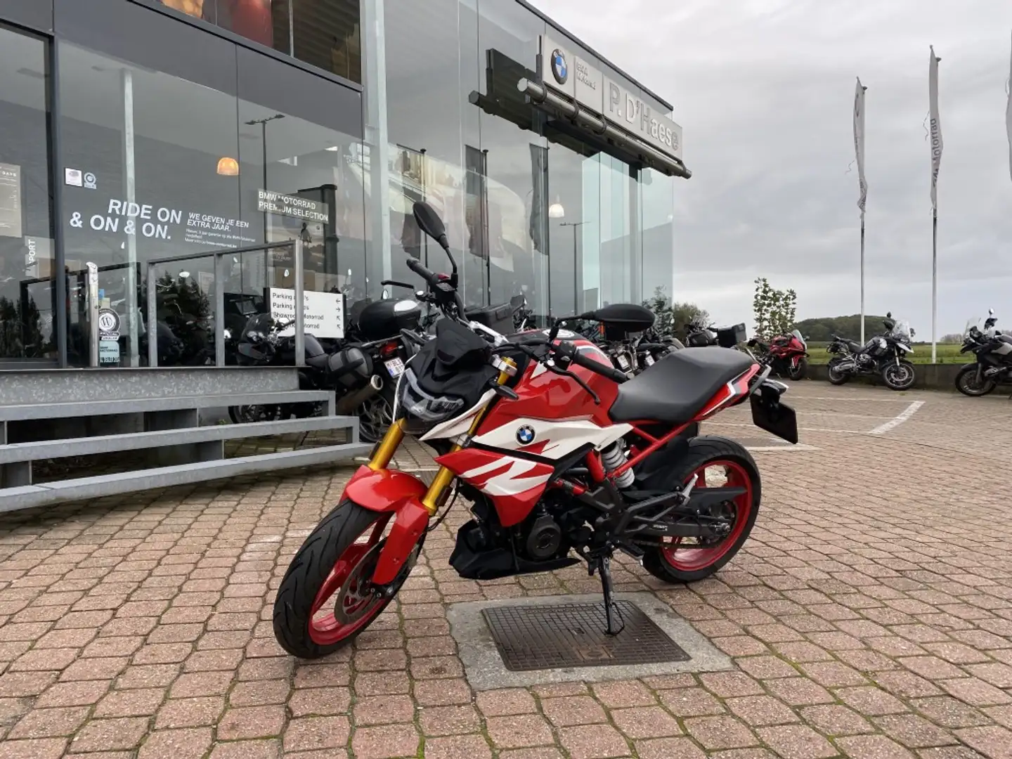 BMW G 310 R GERESERVEERD Roşu - 1