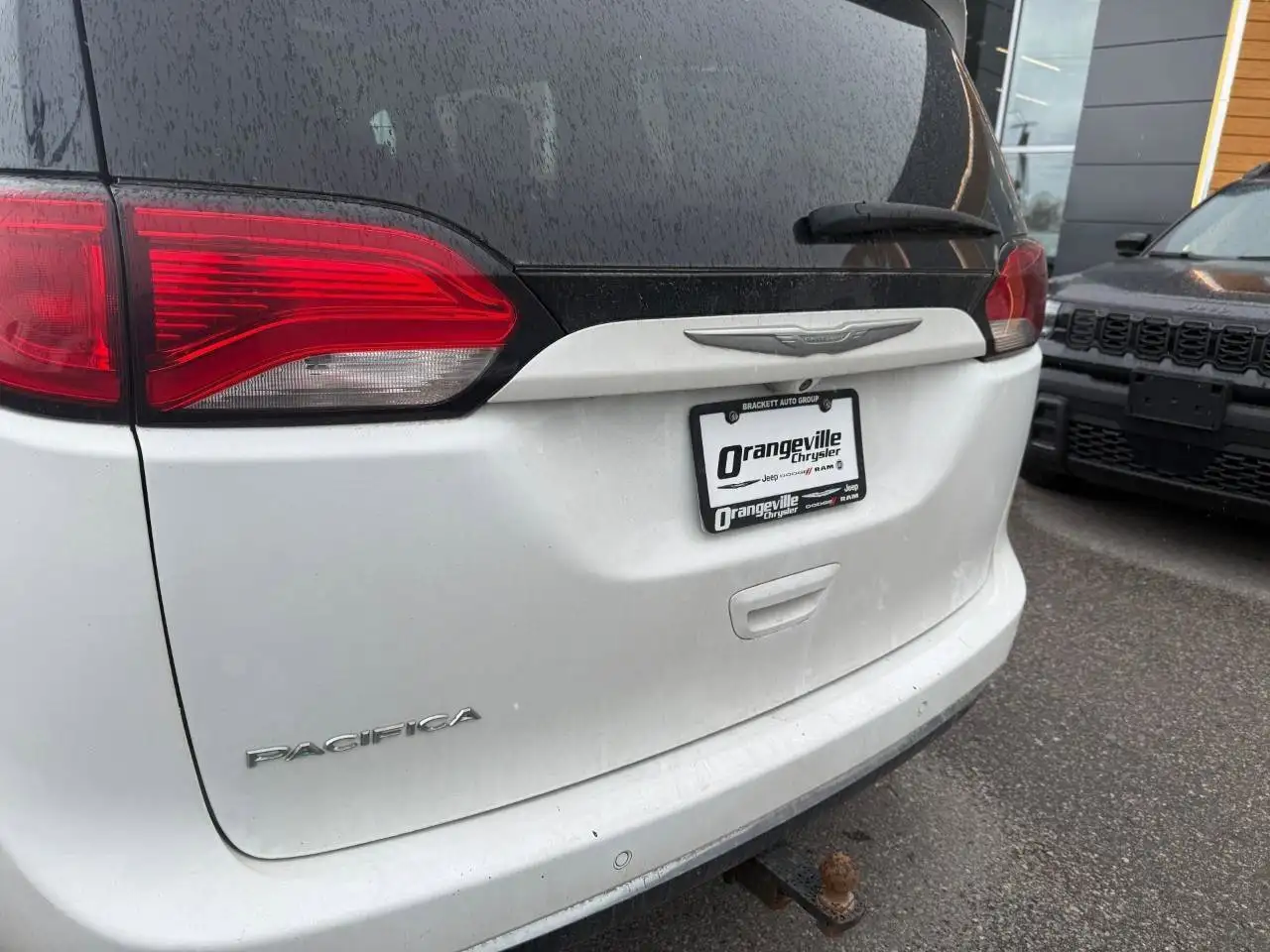 Chrysler Pacifica снимка Chrysler Pacifica
