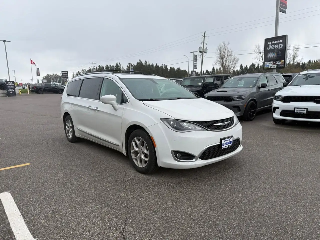 Chrysler Pacifica снимка Chrysler Pacifica