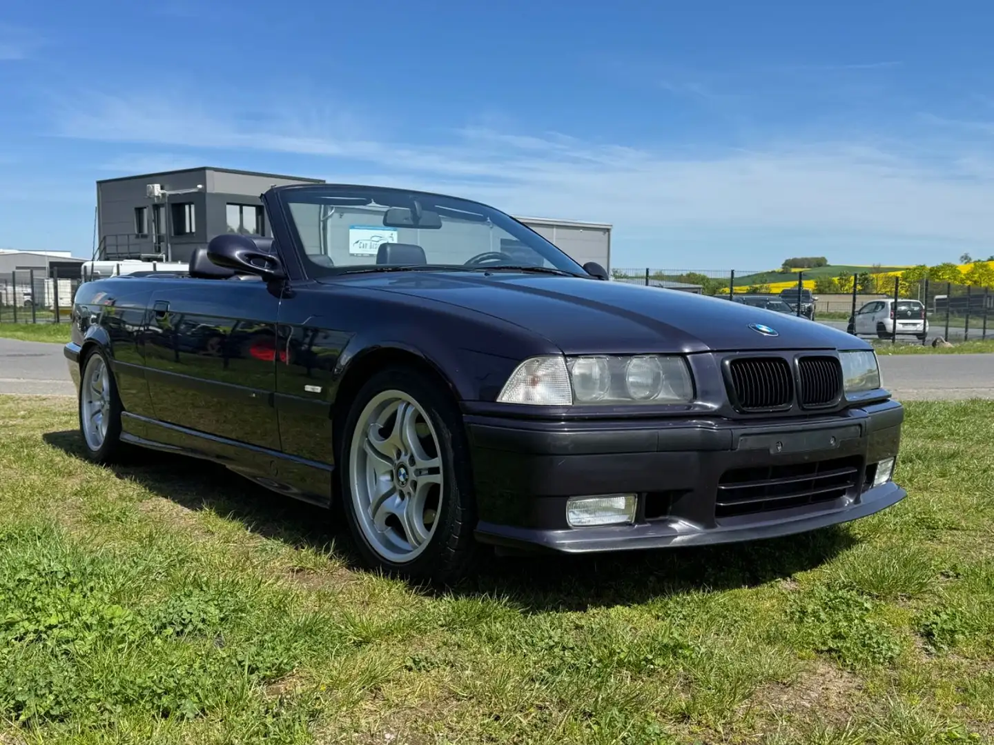 BMW 320 I Cabrio M Paket ab Werk Rouge - 1