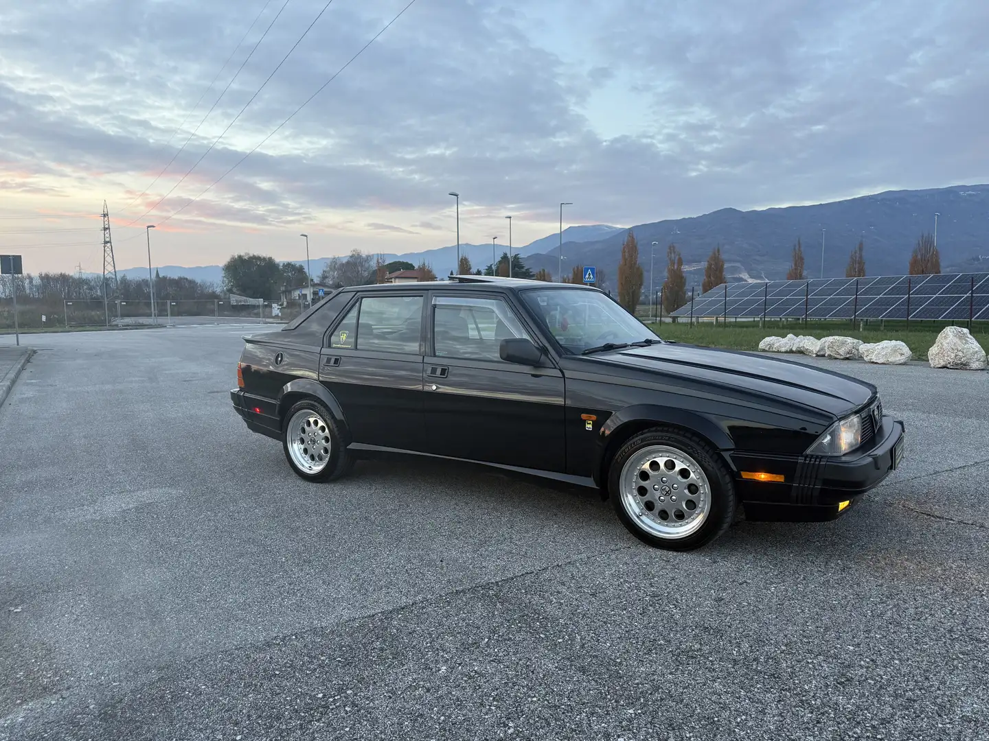 Alfa Romeo 75 3.0 V6 America - 2