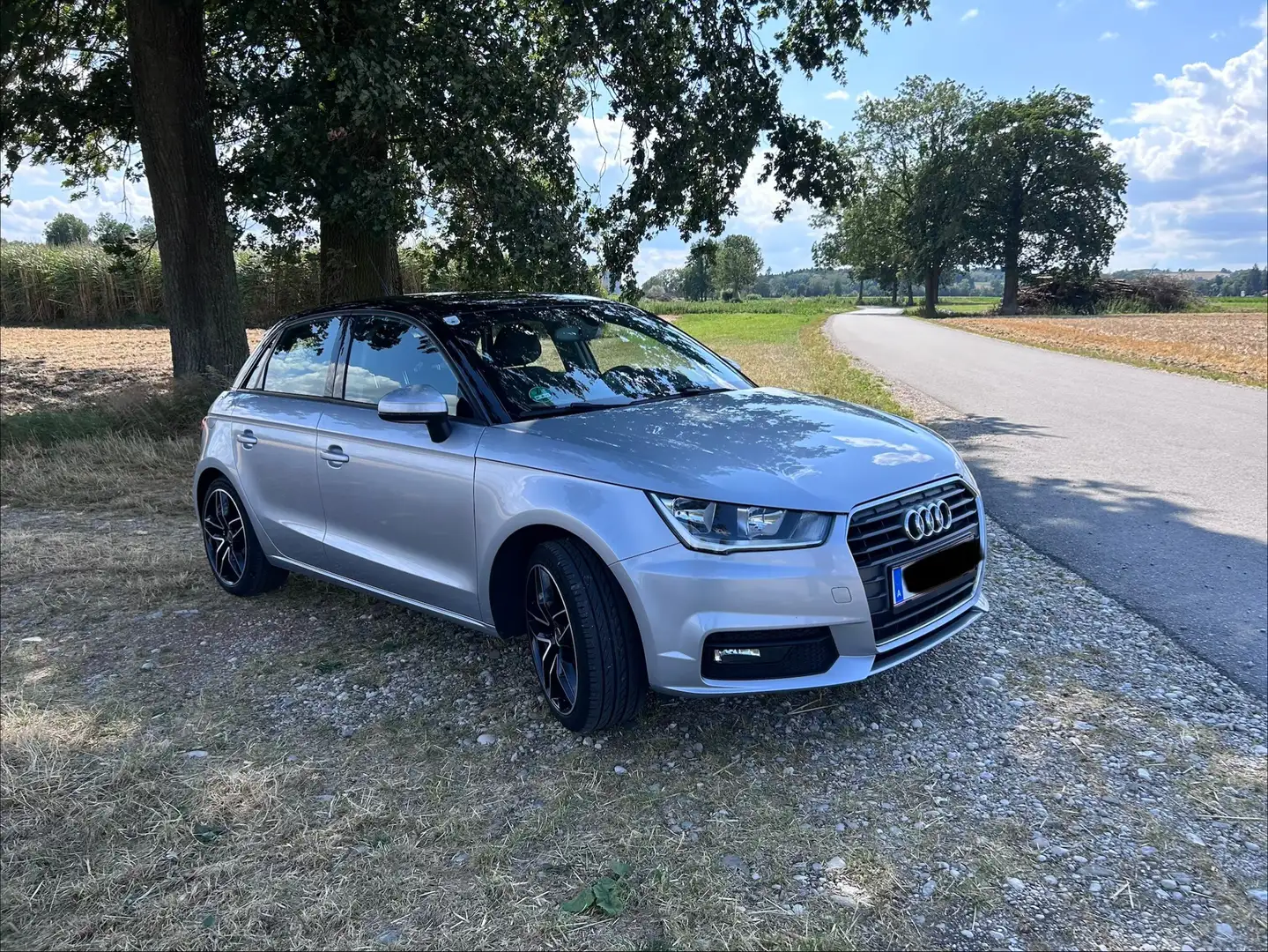 Audi A1 Sportback 1.4 TDI Grau - 2