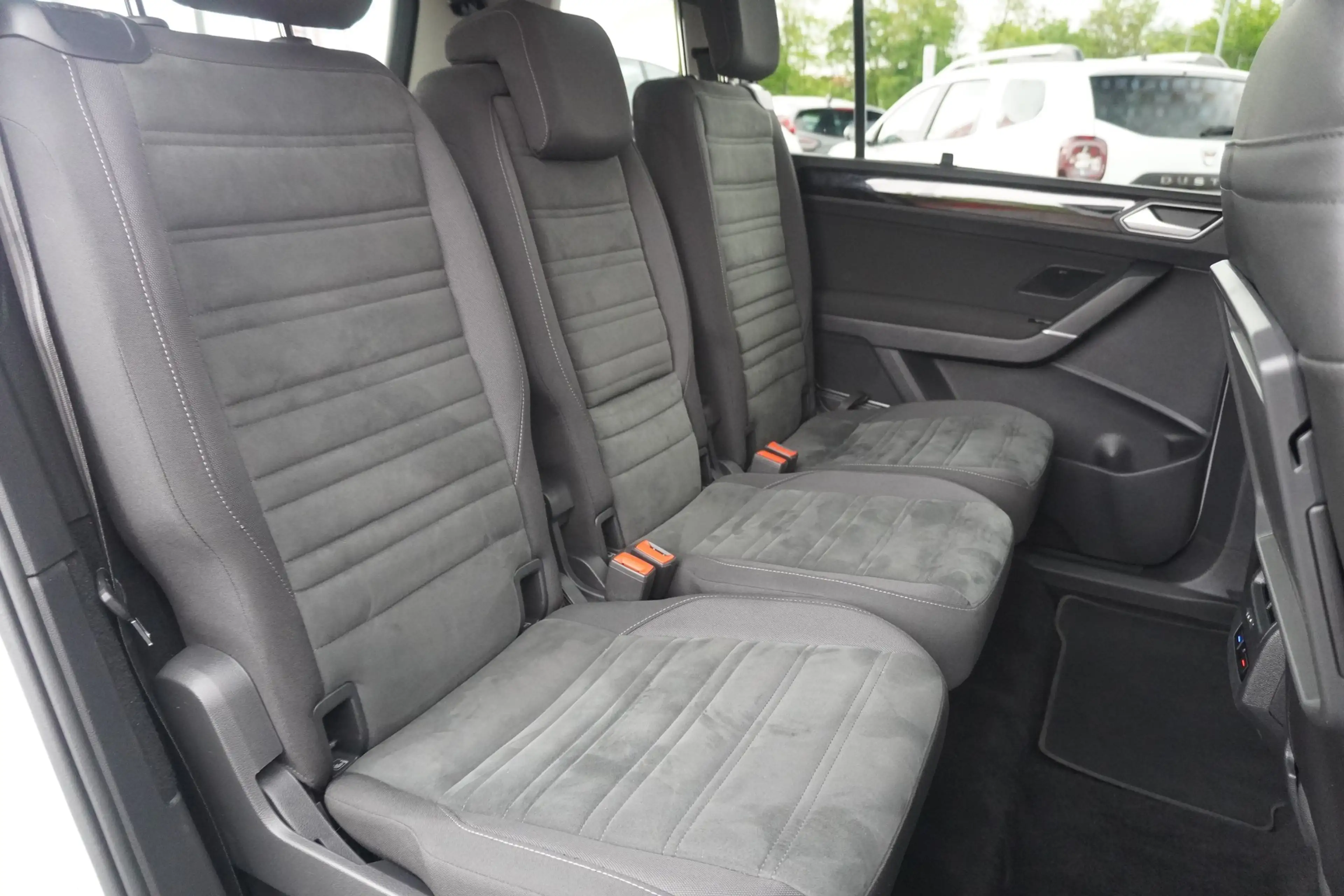 Volkswagen Touran 1.4TSI R-Line 7-Sitzer Kamera AHK LED ACC — photo 13