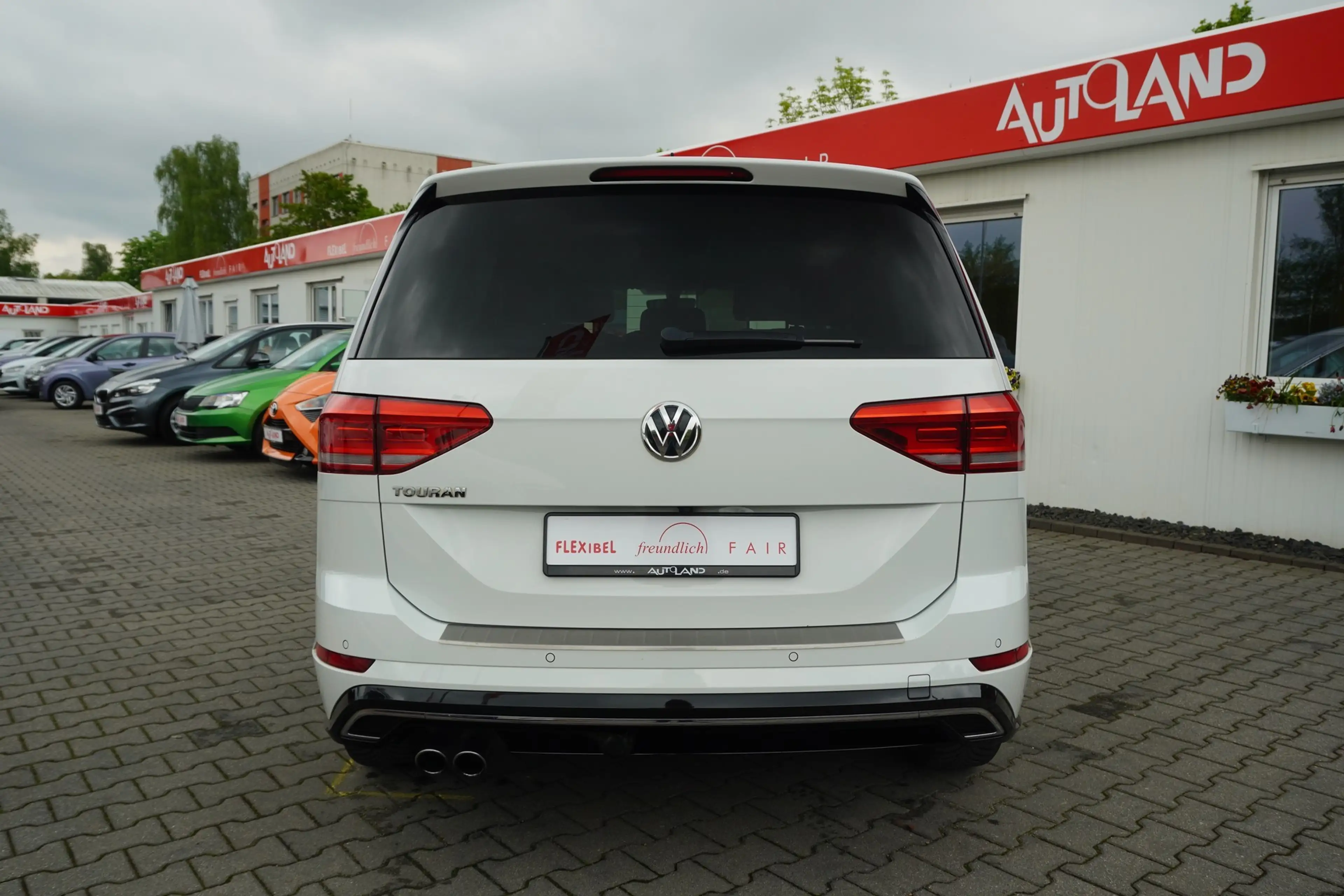 Volkswagen Touran 1.4TSI R-Line 7-Sitzer Kamera AHK LED ACC — photo 4