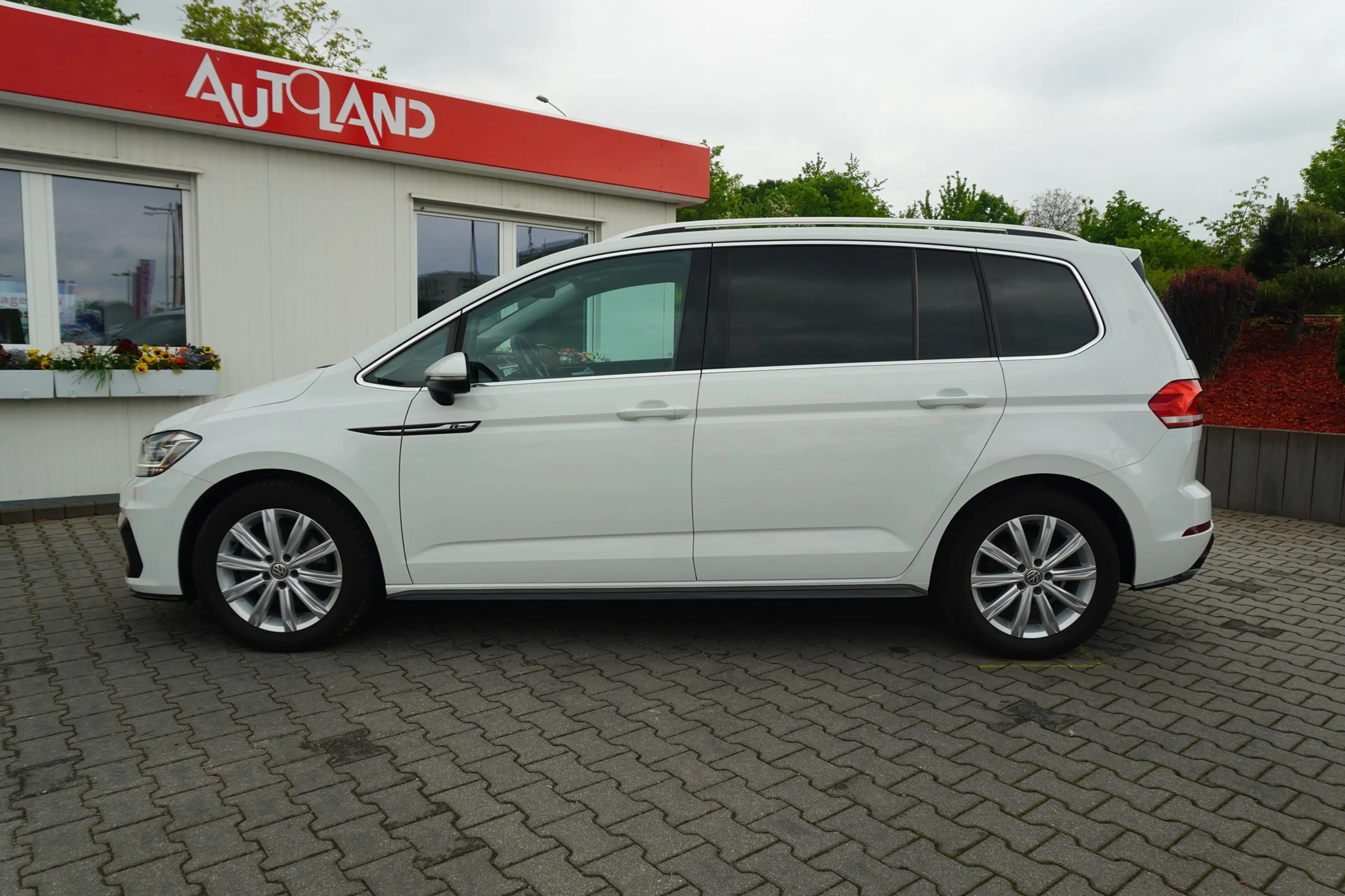 Volkswagen Touran 1.4TSI R-Line 7-Sitzer Kamera AHK LED ACC — photo 2
