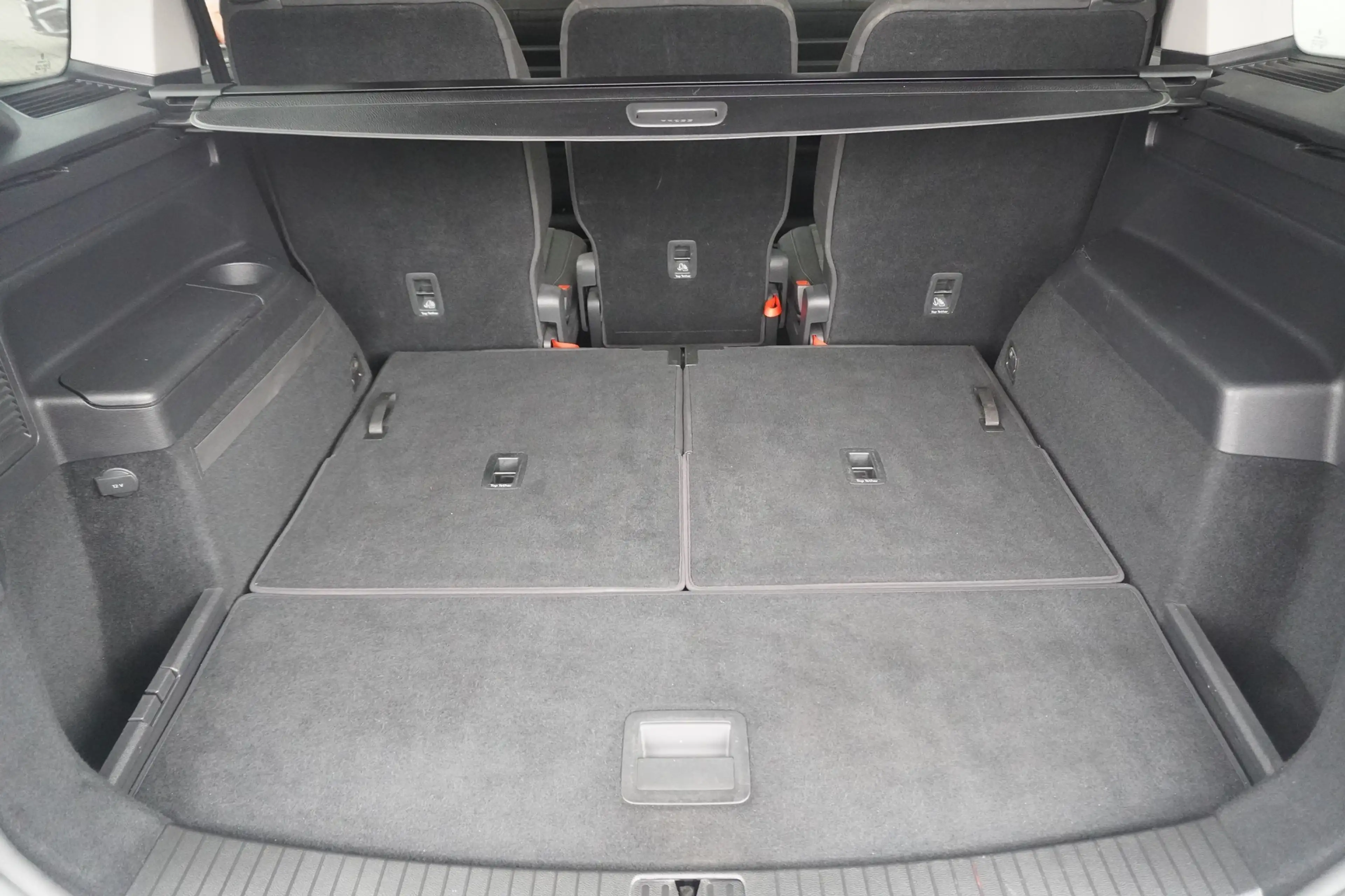 Volkswagen Touran 1.4TSI R-Line 7-Sitzer Kamera AHK LED ACC — photo 5