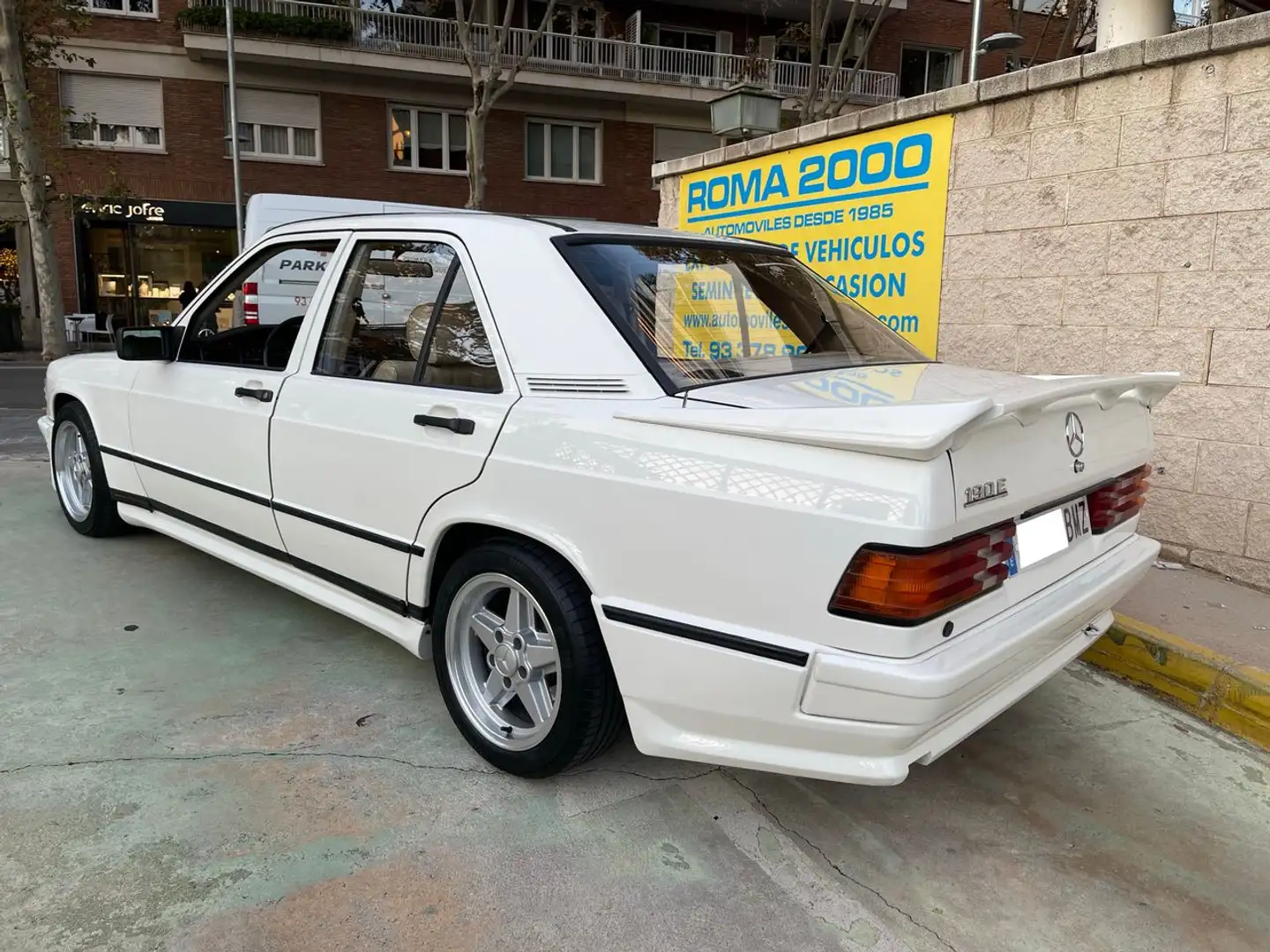 Mercedes-Benz 190 E 2.0 1984 Белый - 2