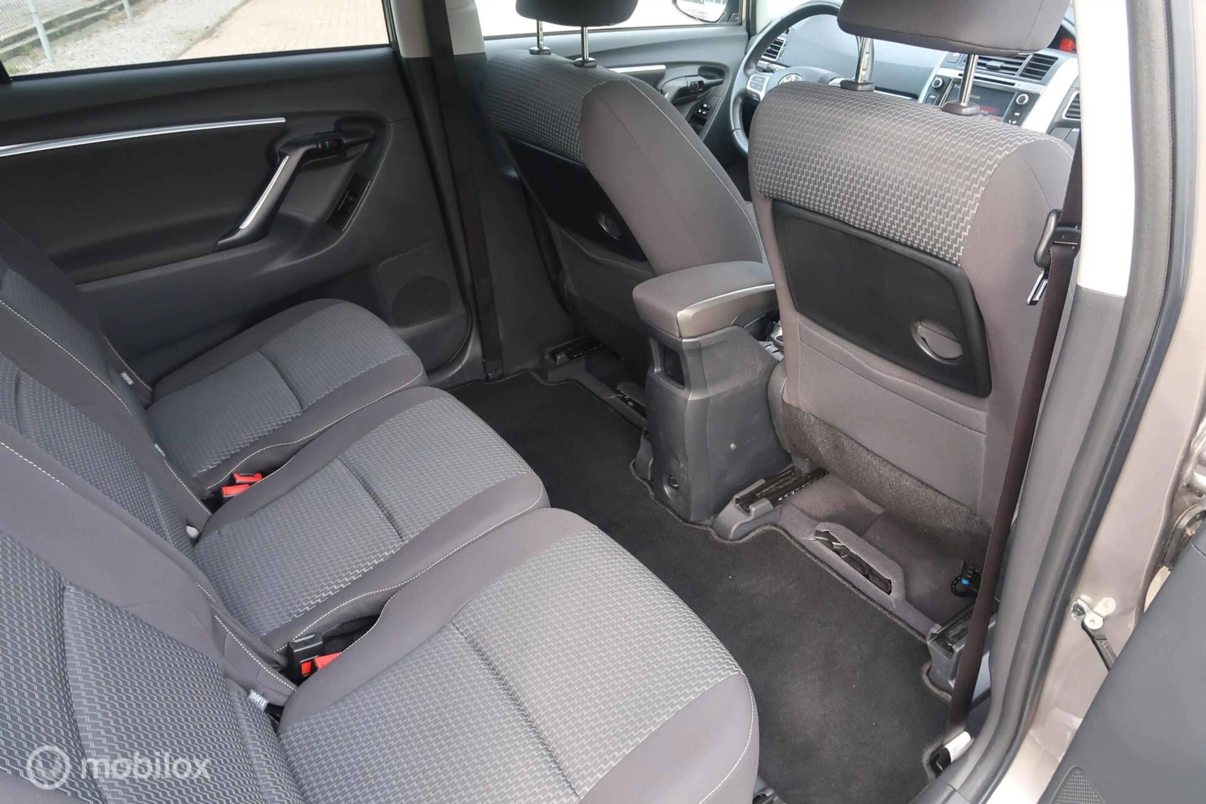 Toyota Verso 1.6 VVT-i Business Top 5 editie — photo 13