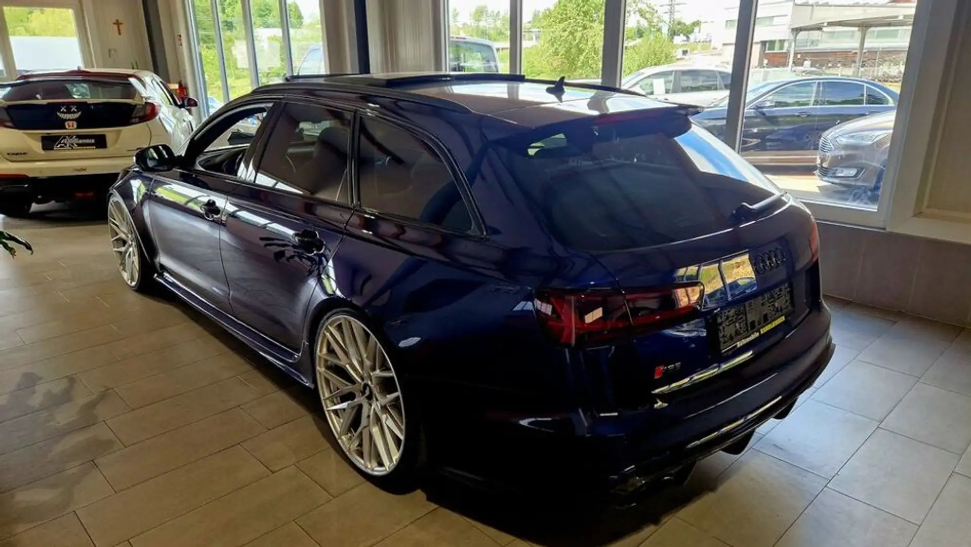 Audi RS6 Avant 4,0 TFSI Individual Blau - 2