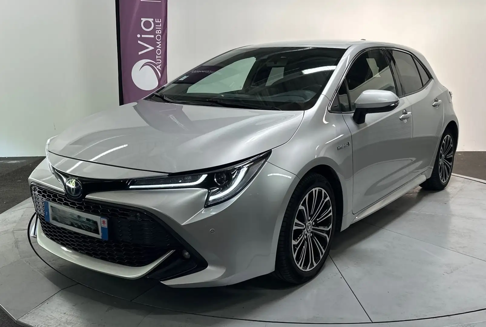 Toyota Corolla 122h Dynamic Business Gris - 1