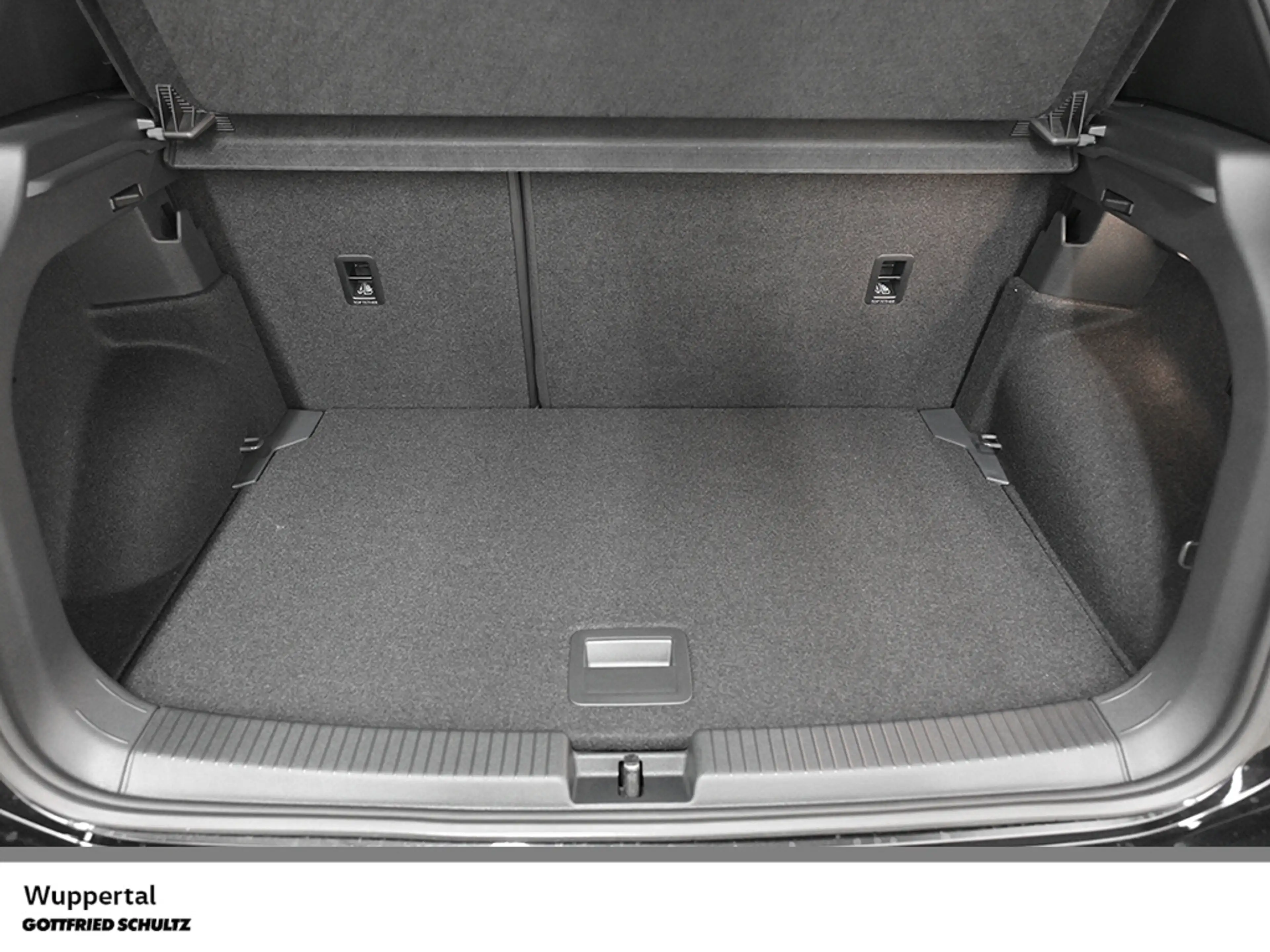 Volkswagen T-Cross R-Line 1.0 TSI DSG AHK MATRIX KAMERA — photo 9