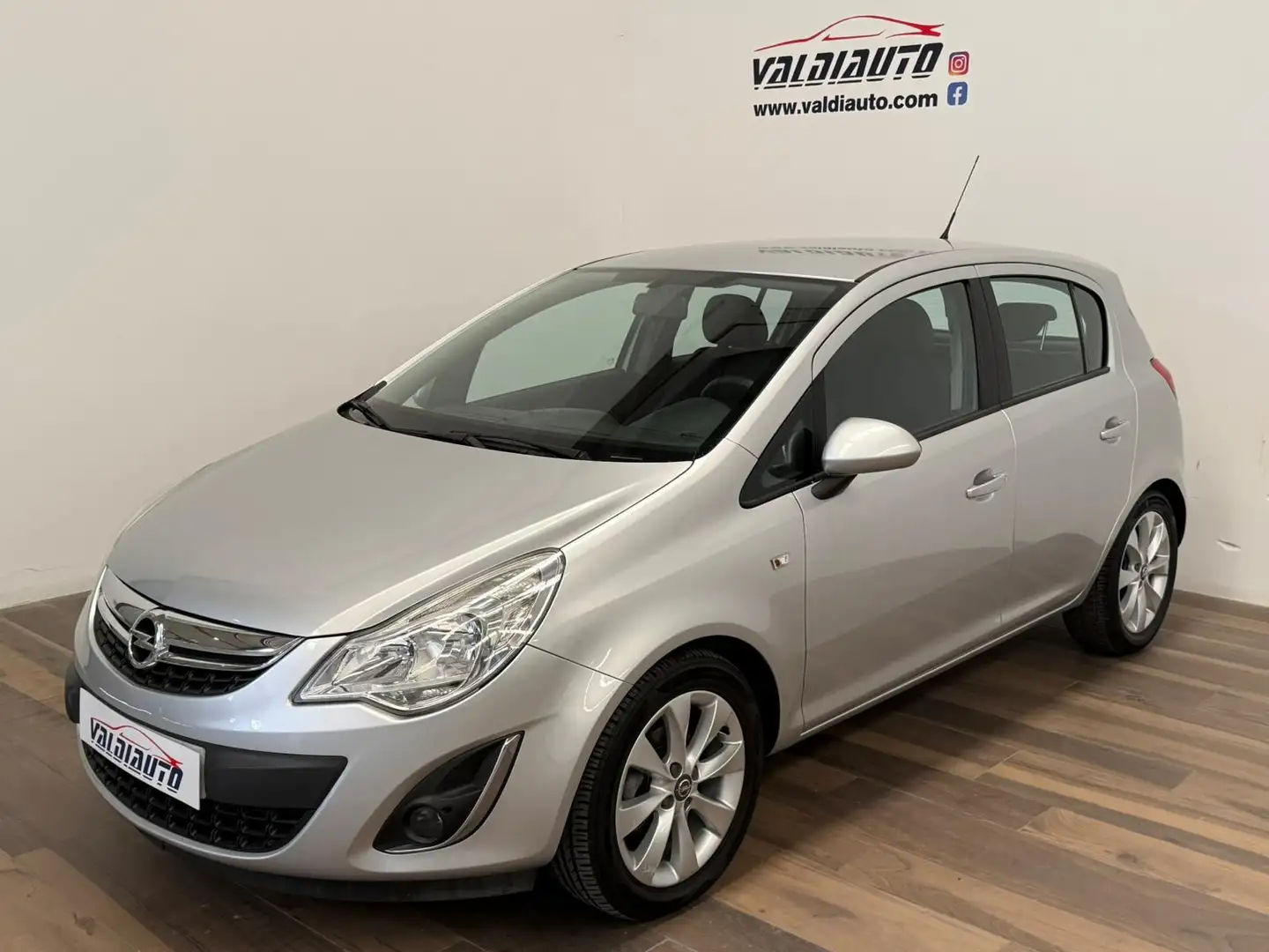 Opel Corsa 1.2 Expression S&S Gris - 1