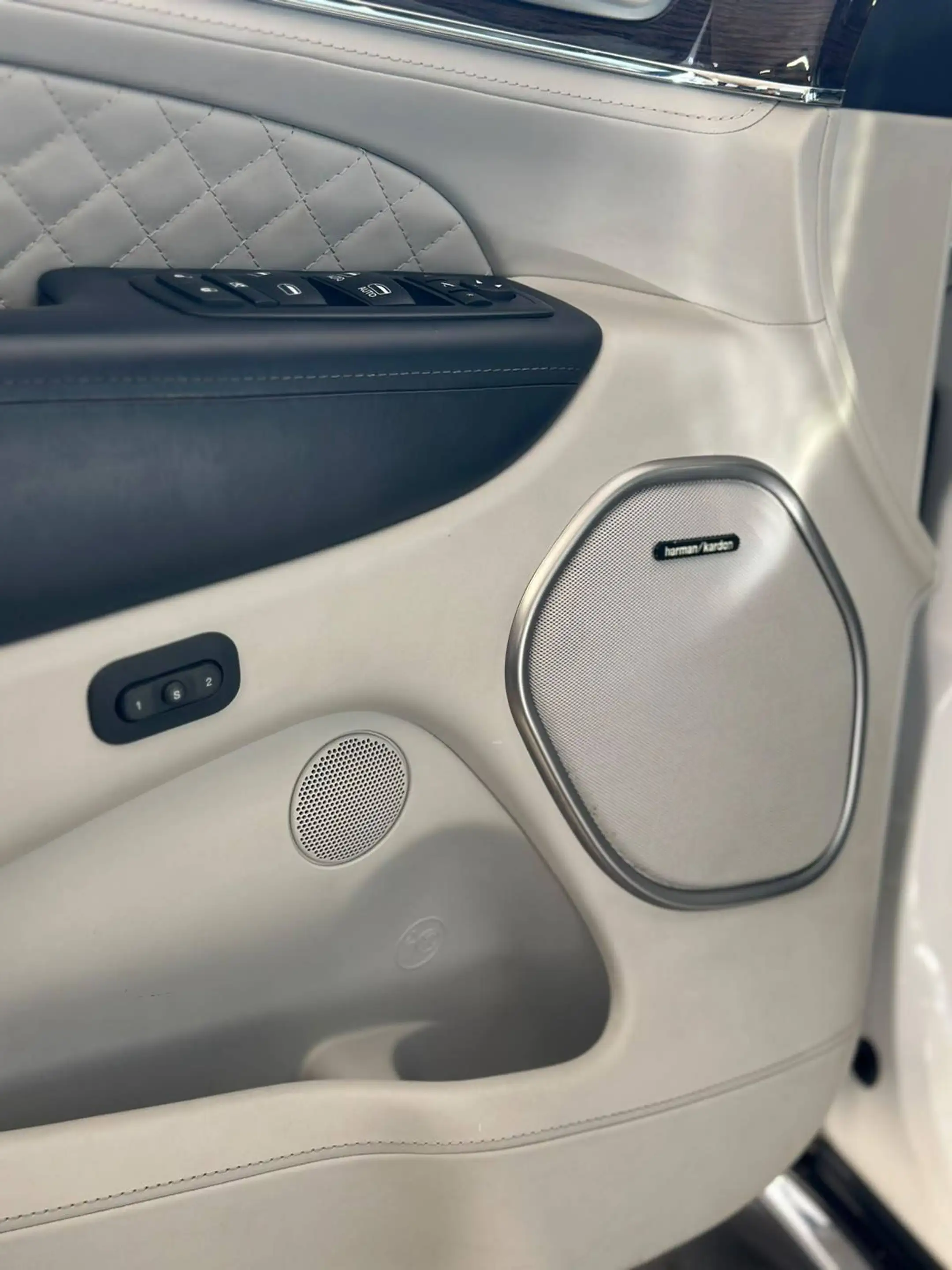 Jeep Grand Cherokee 3.0 CRD Summit — photo 11