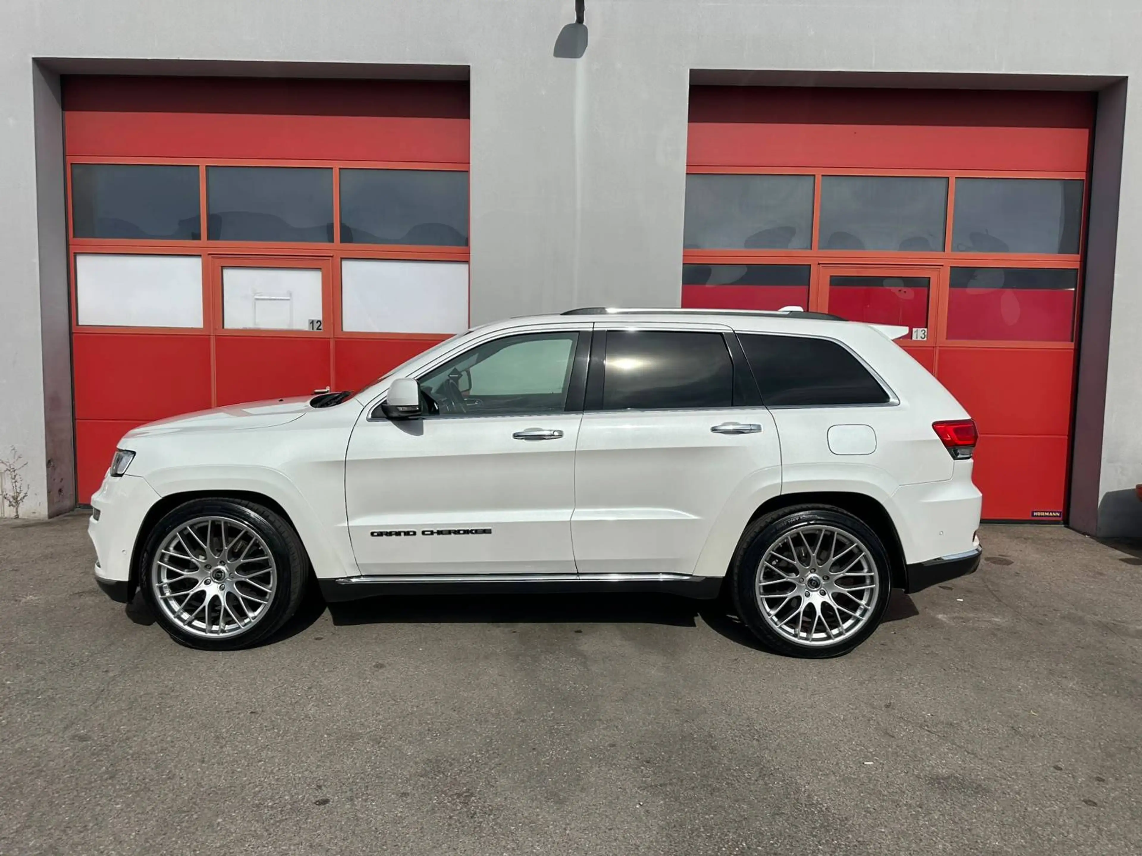 Jeep Grand Cherokee 3.0 CRD Summit — photo 4