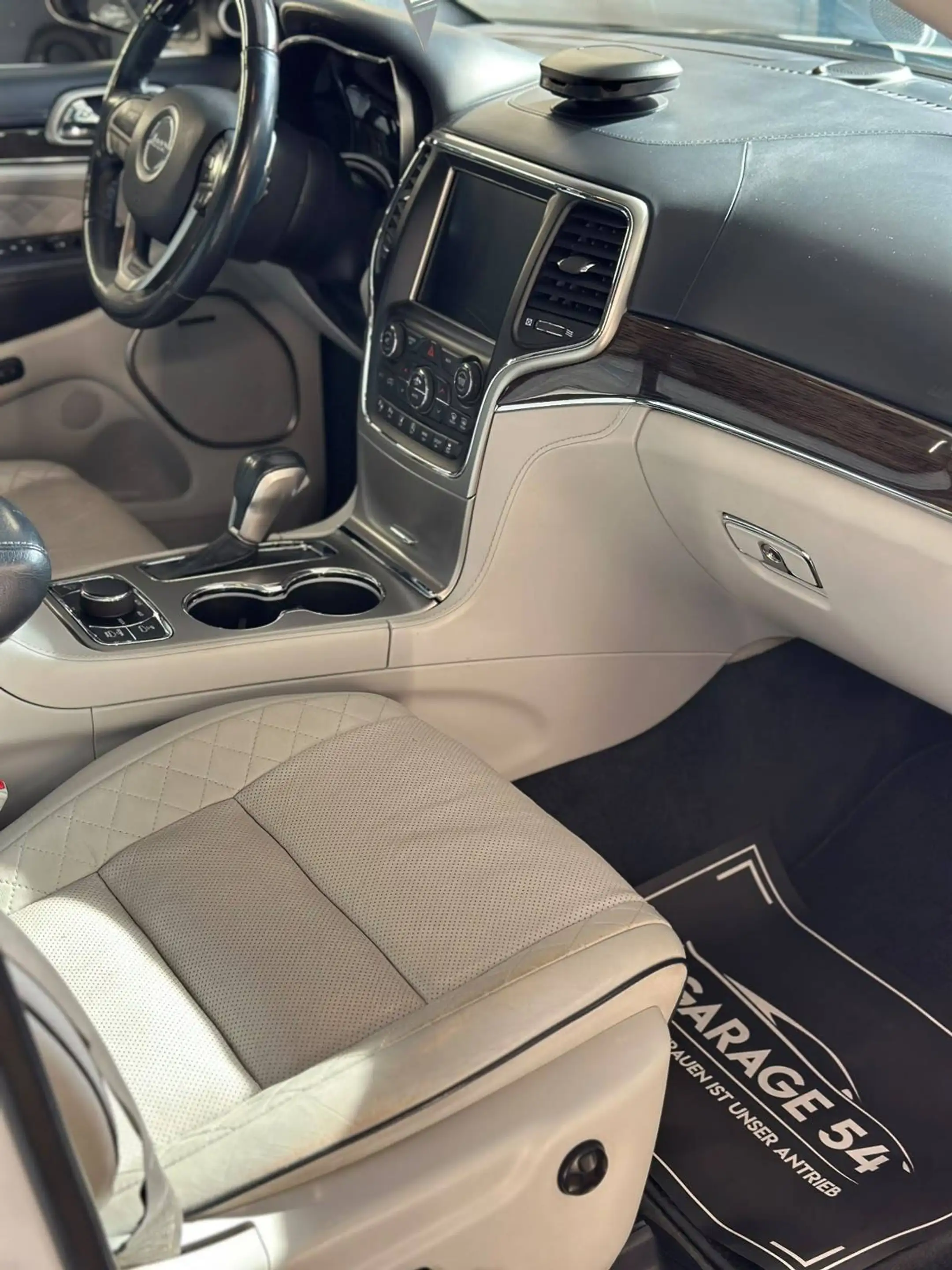 Jeep Grand Cherokee 3.0 CRD Summit — photo 7