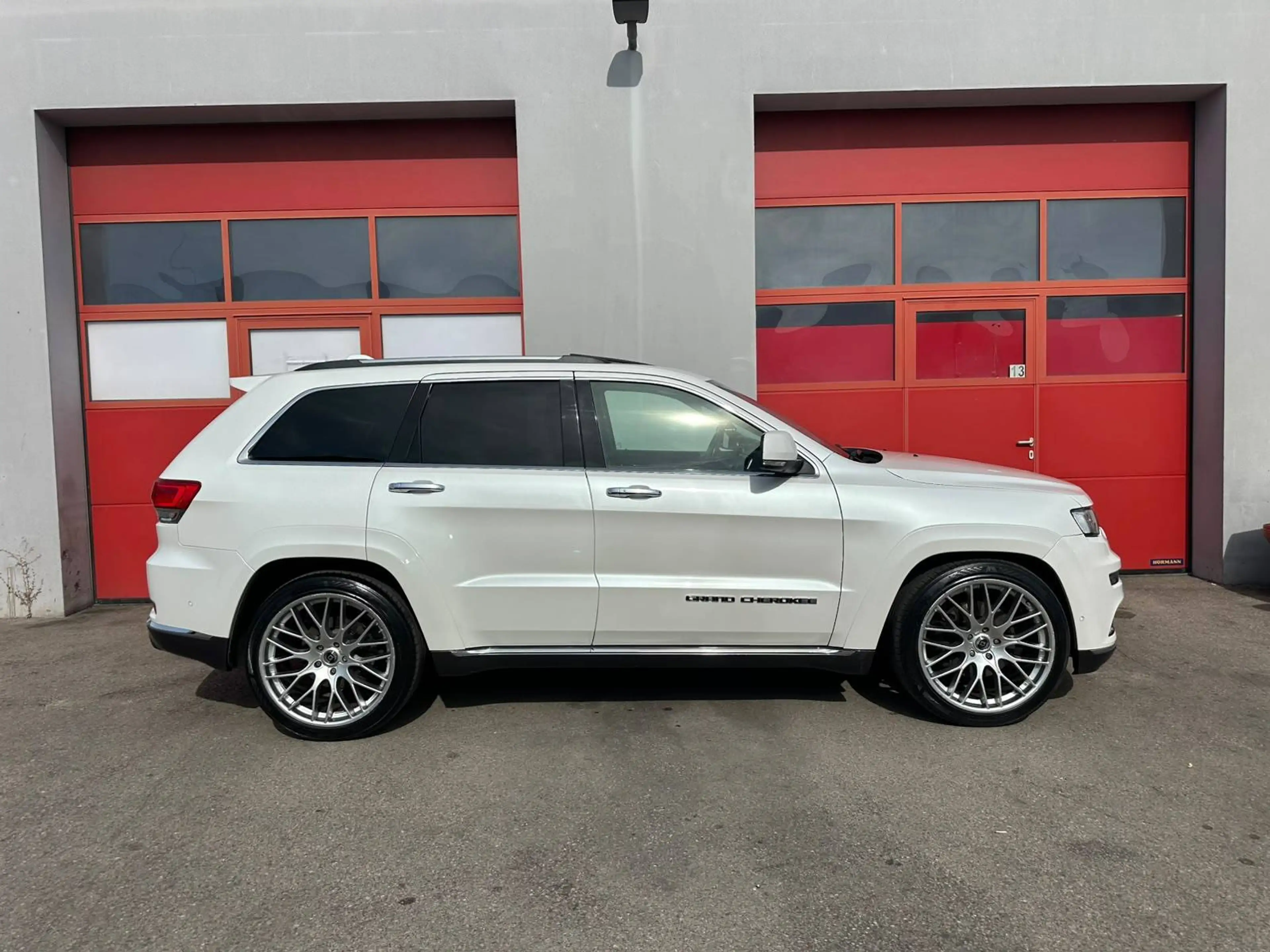 Jeep Grand Cherokee 3.0 CRD Summit — photo 3