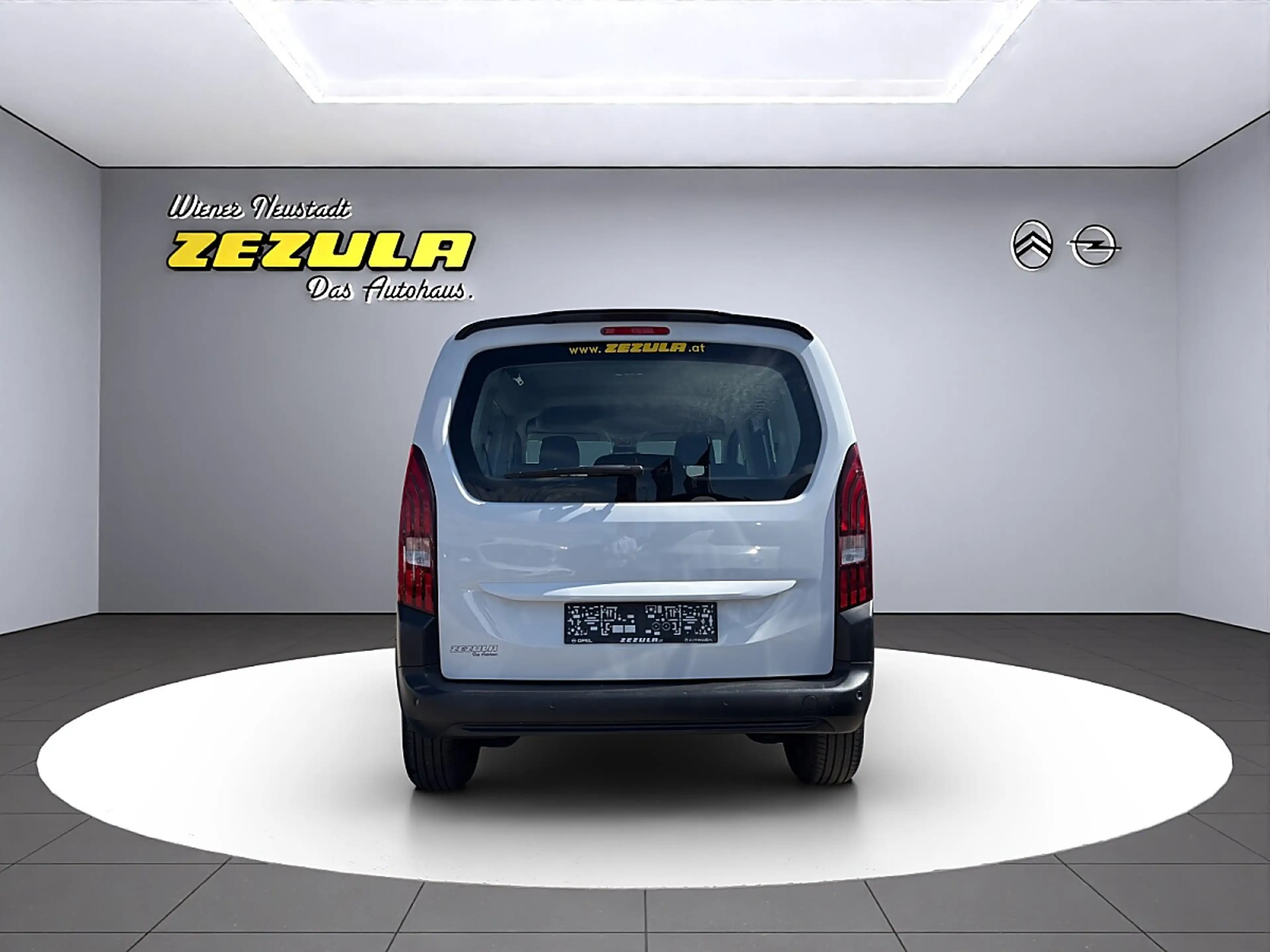 Peugeot Rifter 1,5 BlueHDI 100 S&S Allure — photo 4