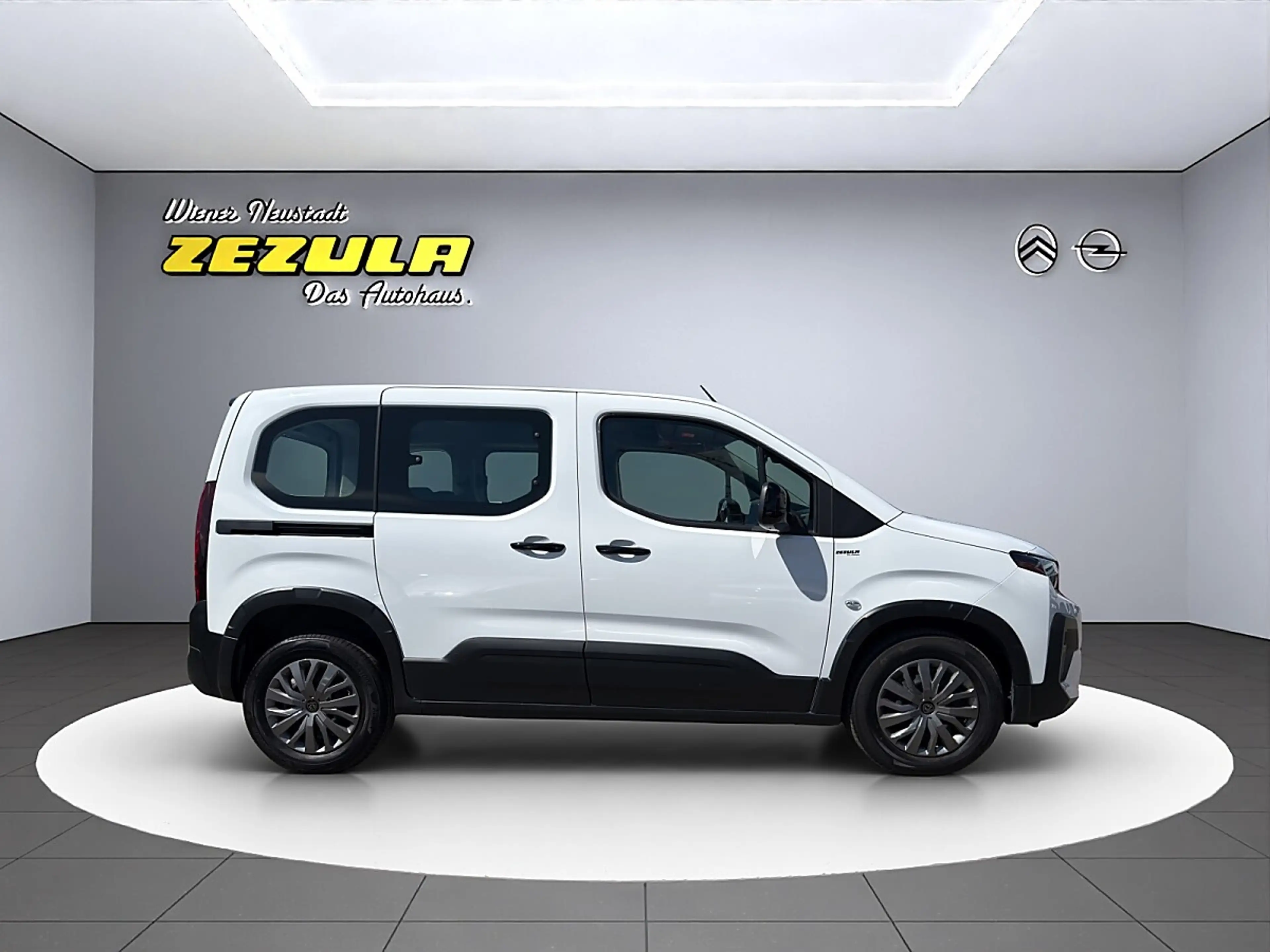 Peugeot Rifter 1,5 BlueHDI 100 S&S Allure — photo 6